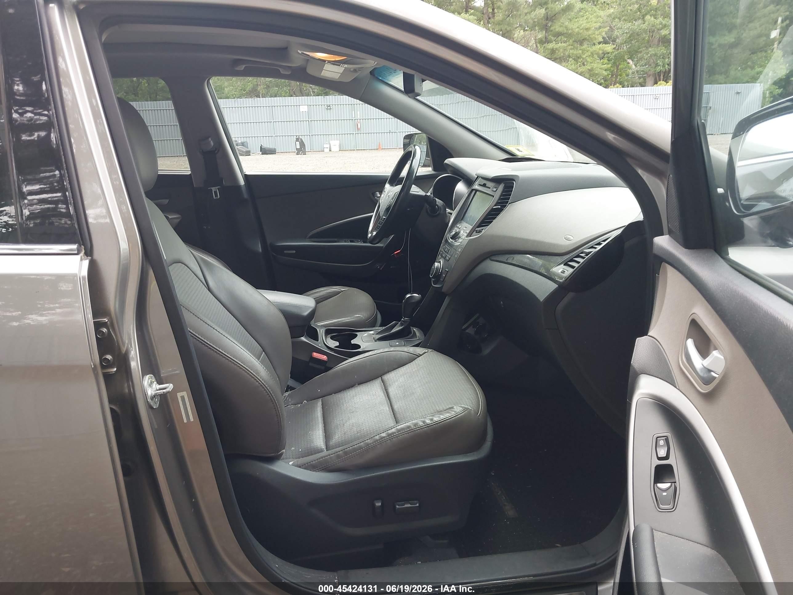 2014 Hyundai Santa Fe Sport 2.4l Silver vin: 5XYZUDLB8EG220200