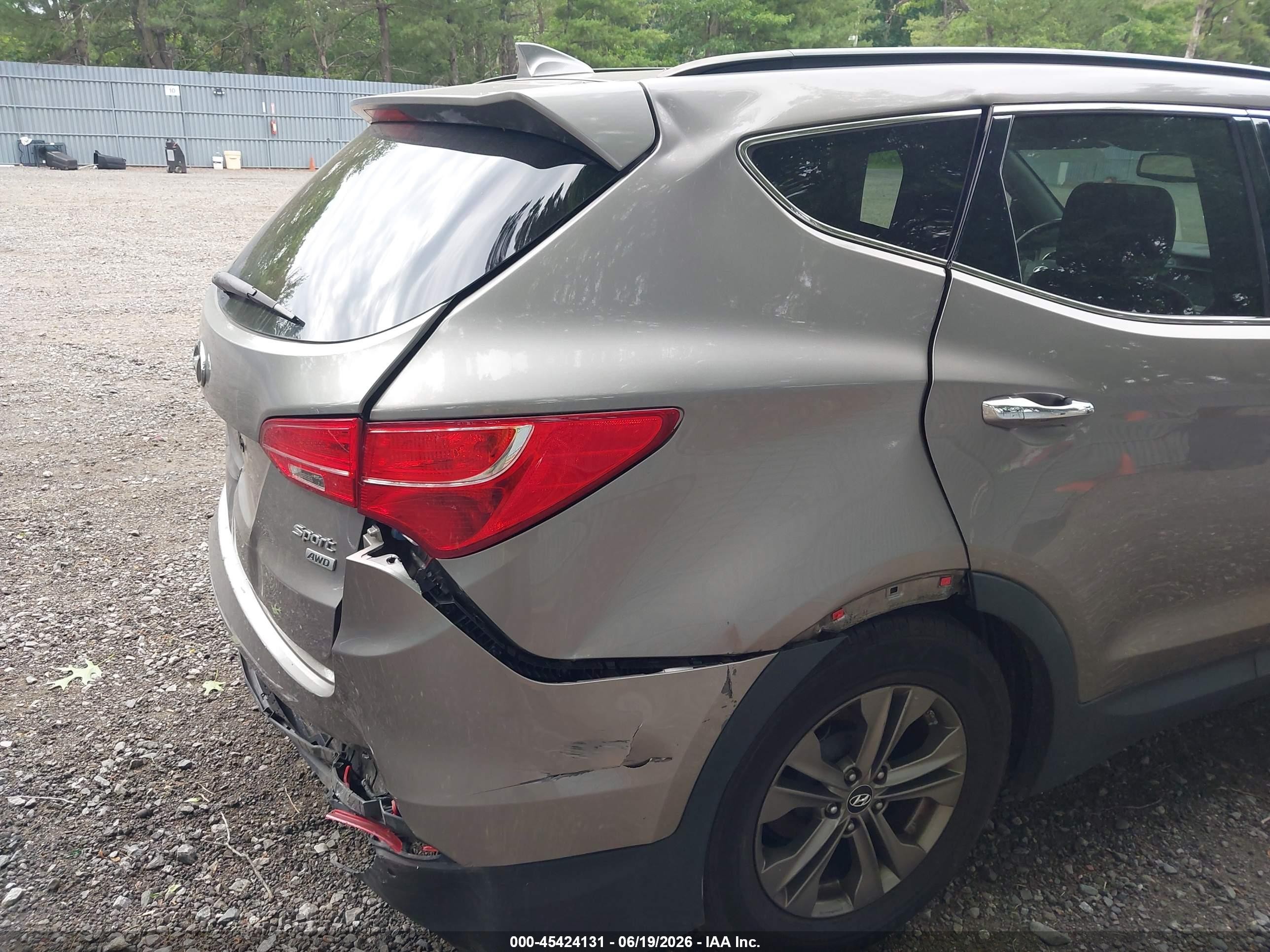 2014 Hyundai Santa Fe Sport 2.4l Silver vin: 5XYZUDLB8EG220200