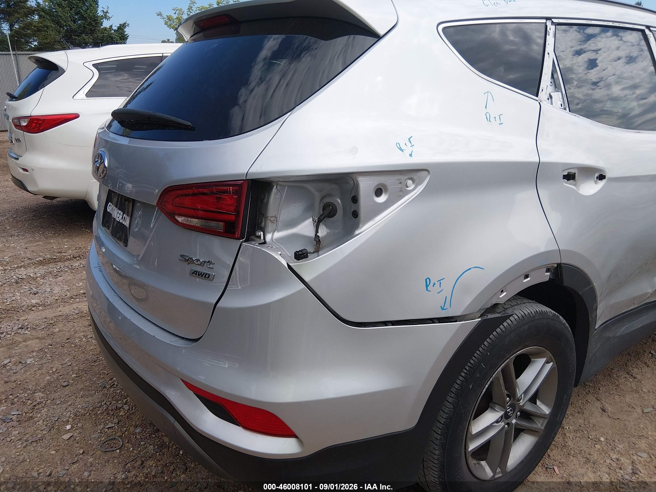 2017 Hyundai Santa Fe Sport 2.4l Silver vin: 5XYZUDLB8HG385443