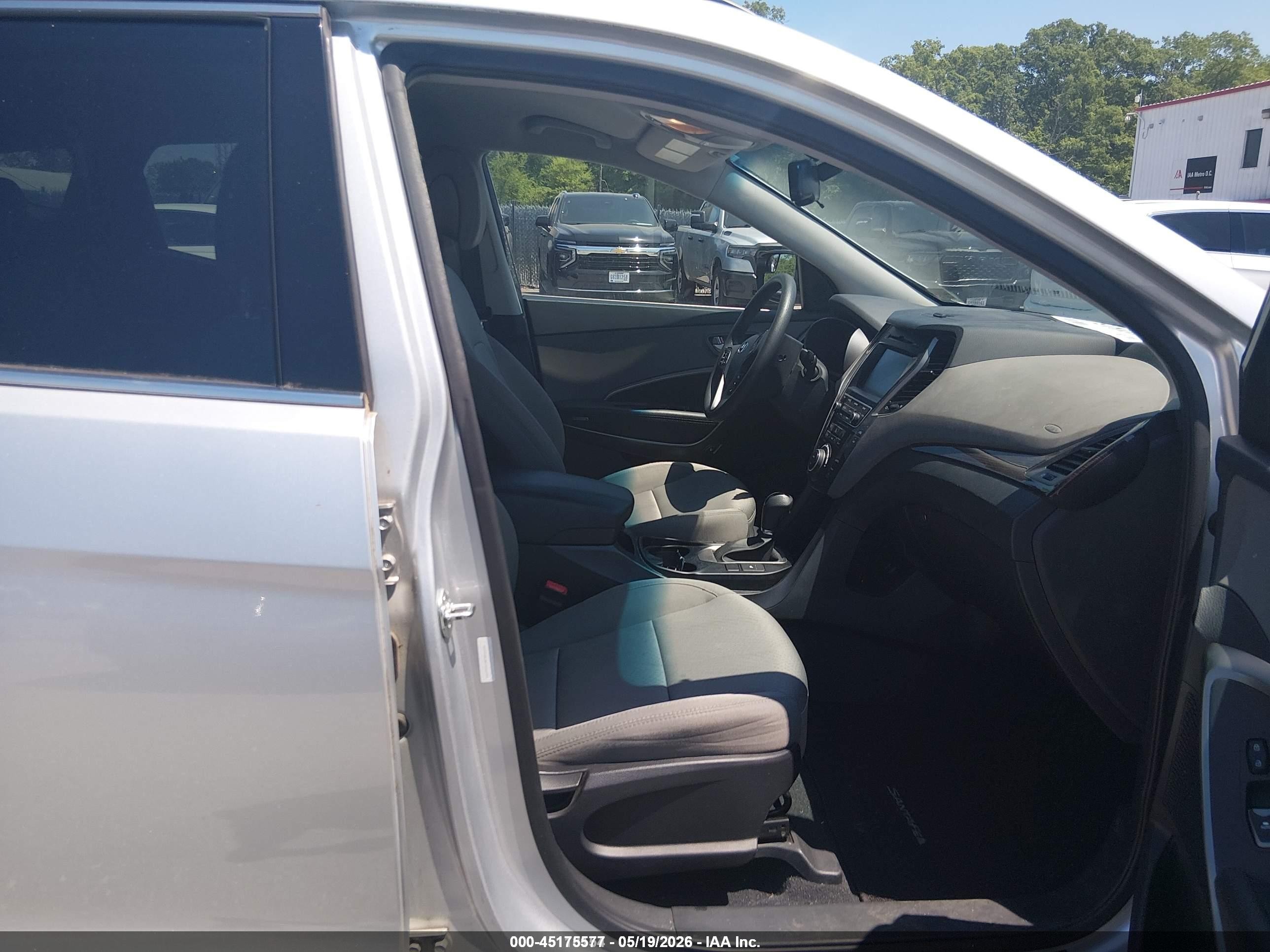2018 Hyundai Santa Fe Sport 2.4l Silver vin: 5XYZUDLB8JG560991