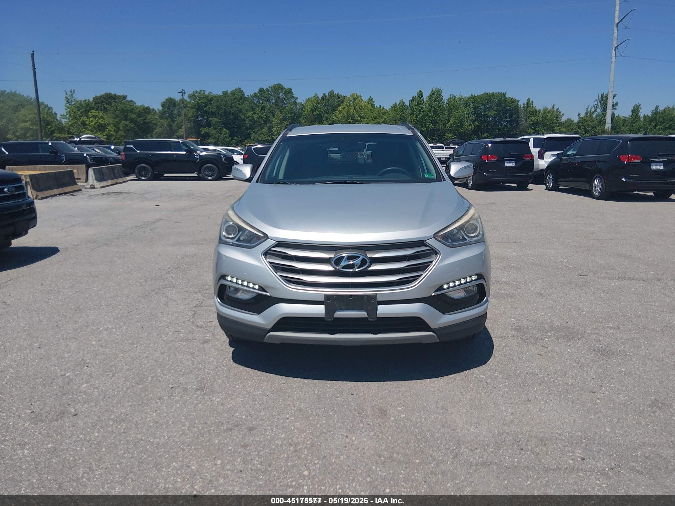 2018 Hyundai Santa Fe Sport 2.4l Silver vin: 5XYZUDLB8JG560991
