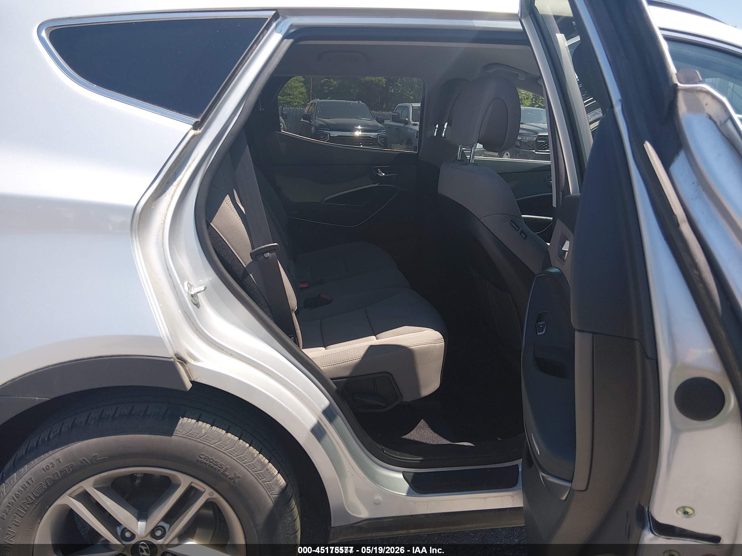 2018 Hyundai Santa Fe Sport 2.4l Silver vin: 5XYZUDLB8JG560991