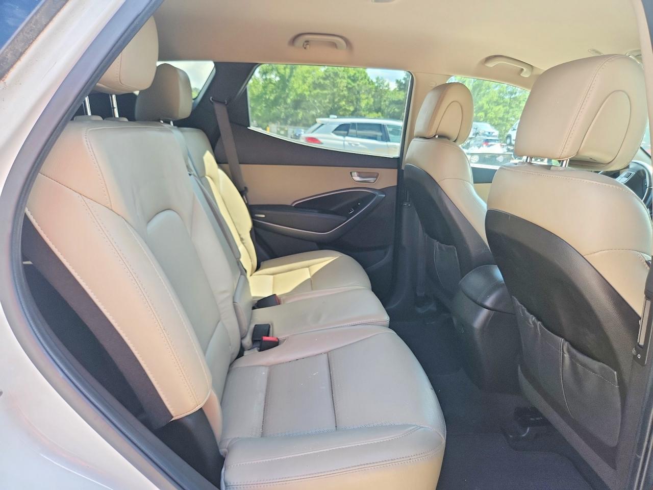 2013 Hyundai Santa Fe Sport 2.4l White vin: 5XYZUDLB9DG056860