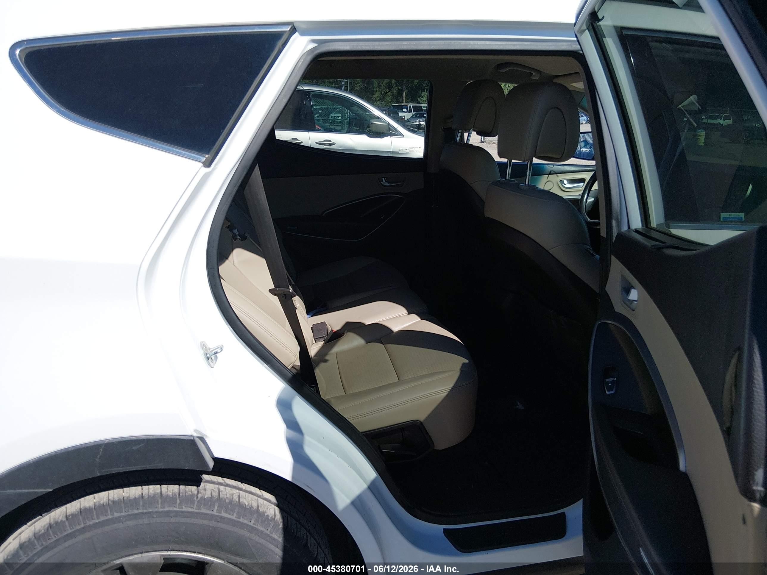 2014 Hyundai Santa Fe Sport 2.4l White vin: 5XYZUDLB9EG156149