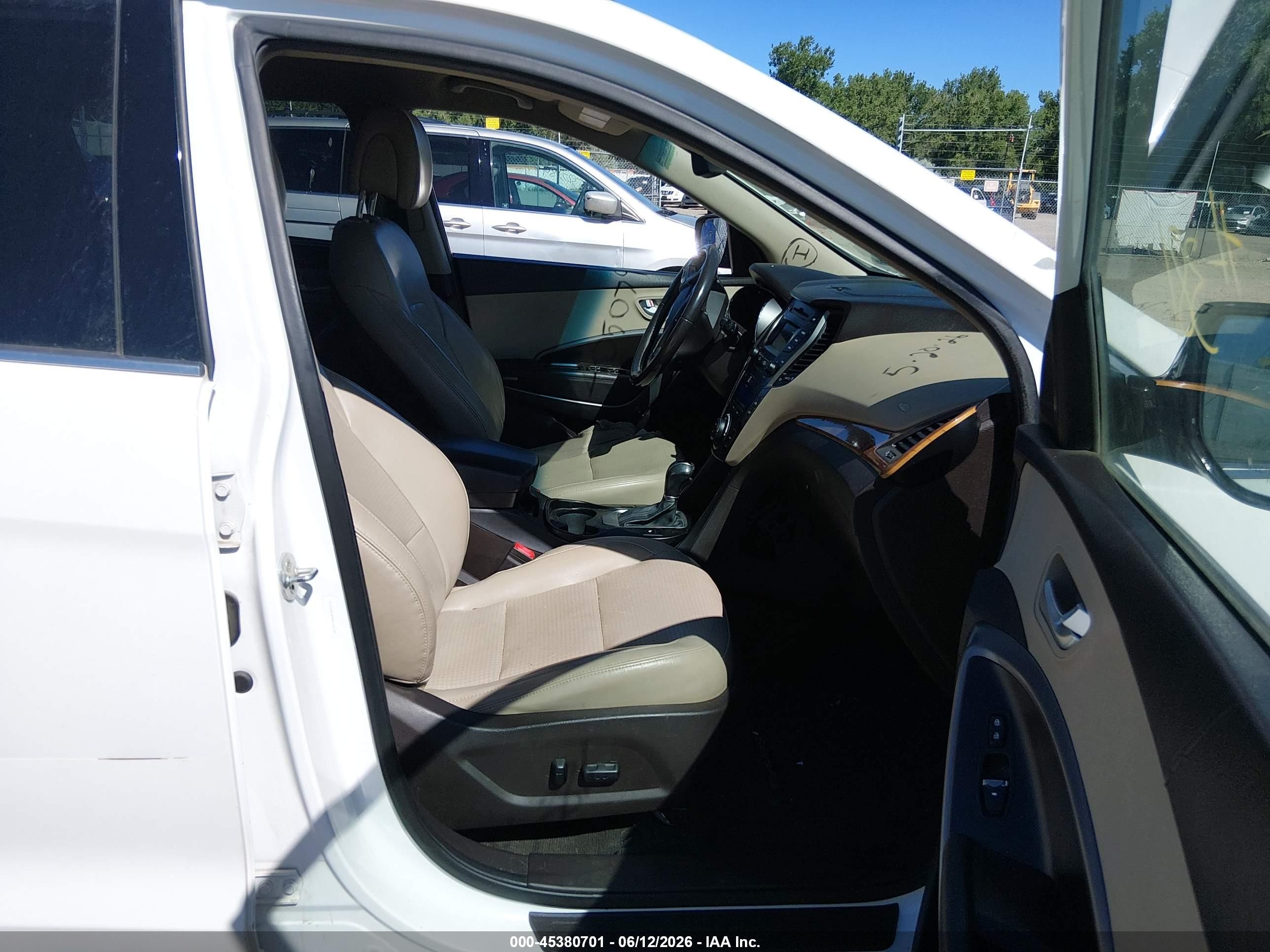 2014 Hyundai Santa Fe Sport 2.4l White vin: 5XYZUDLB9EG156149