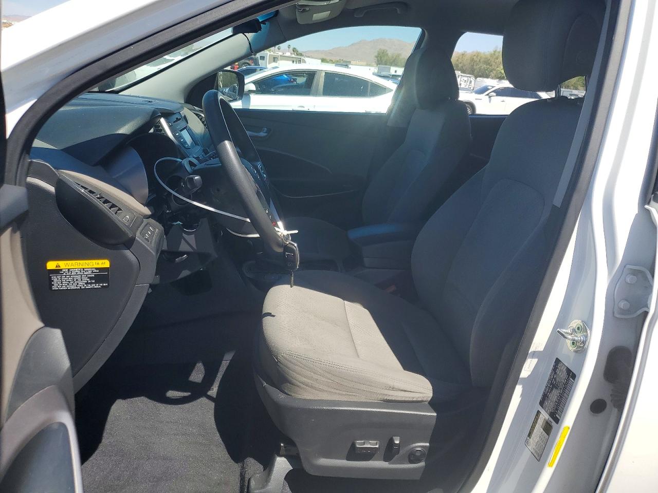 2015 Hyundai Santa Fe Sport 2.4l Белый vin: 5XYZUDLB9FG276292