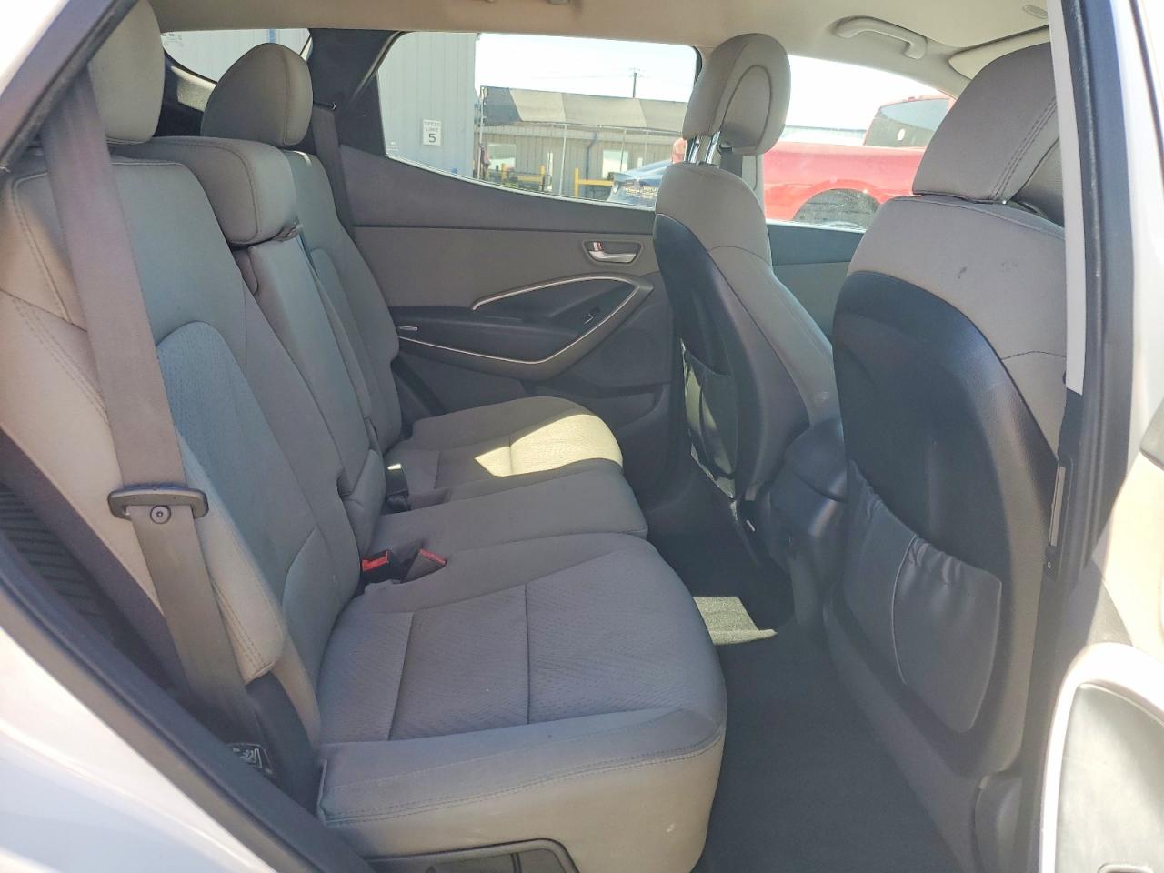 2015 Hyundai Santa Fe Sport 2.4l Белый vin: 5XYZUDLB9FG276292
