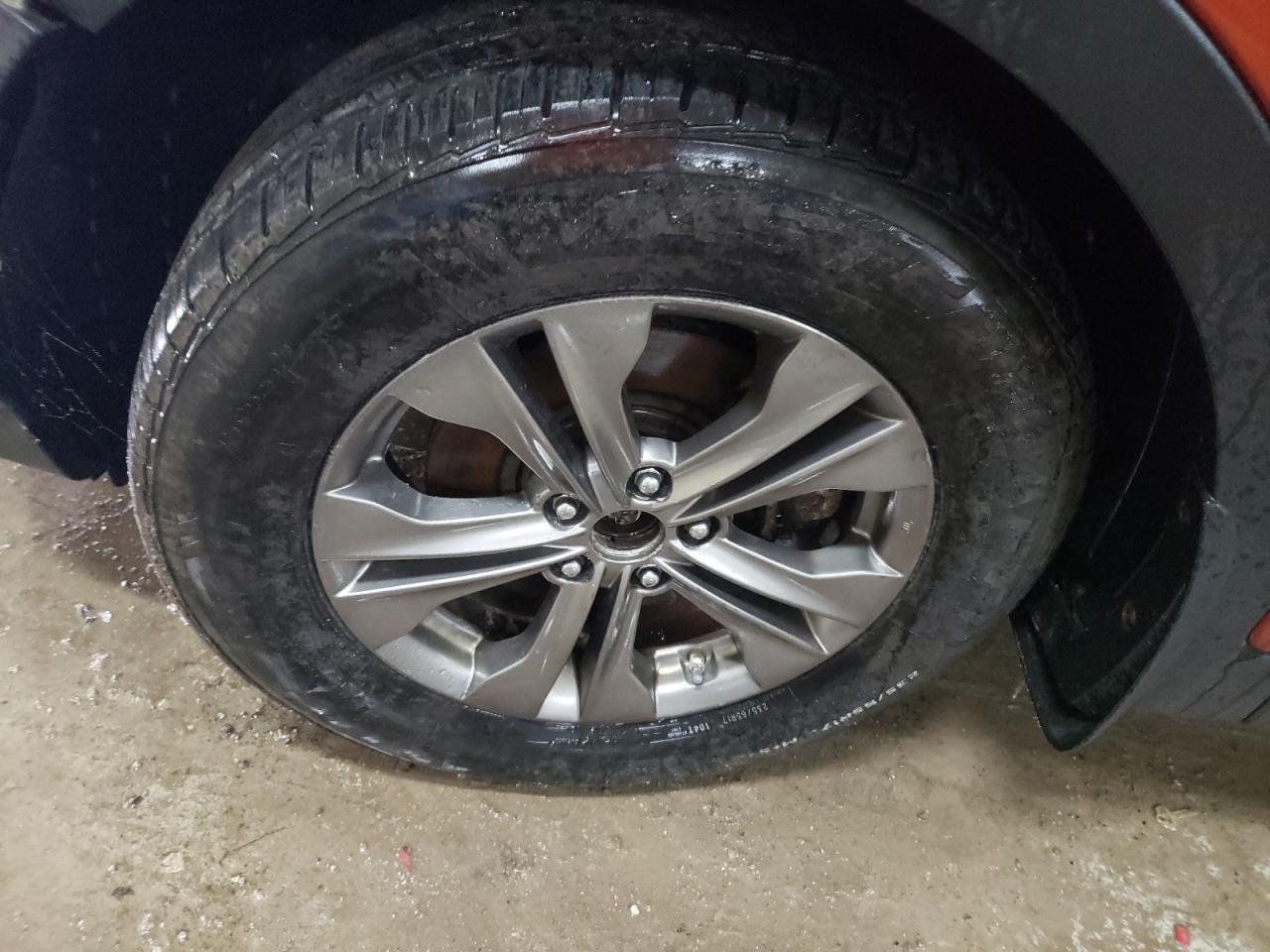 2013 Hyundai Santa Fe Sport 2.4l Оранжевый vin: 5XYZUDLBXDG055832 Damage: Left Front Center Cap, Missing, Replacement Required
