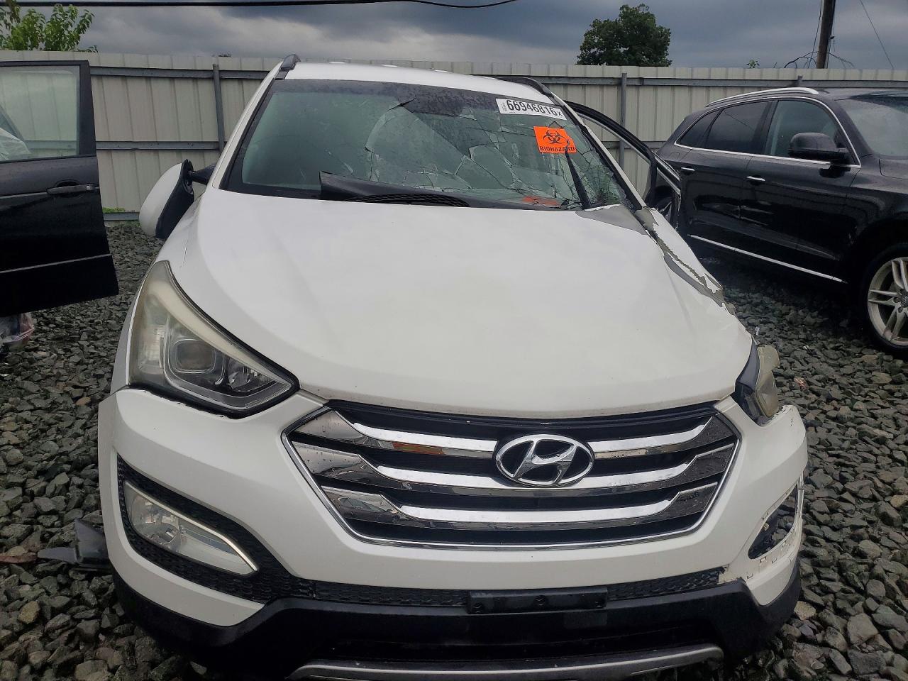 2013 Hyundai Santa Fe Sport 2.4l White vin: 5XYZUDLBXDG120047