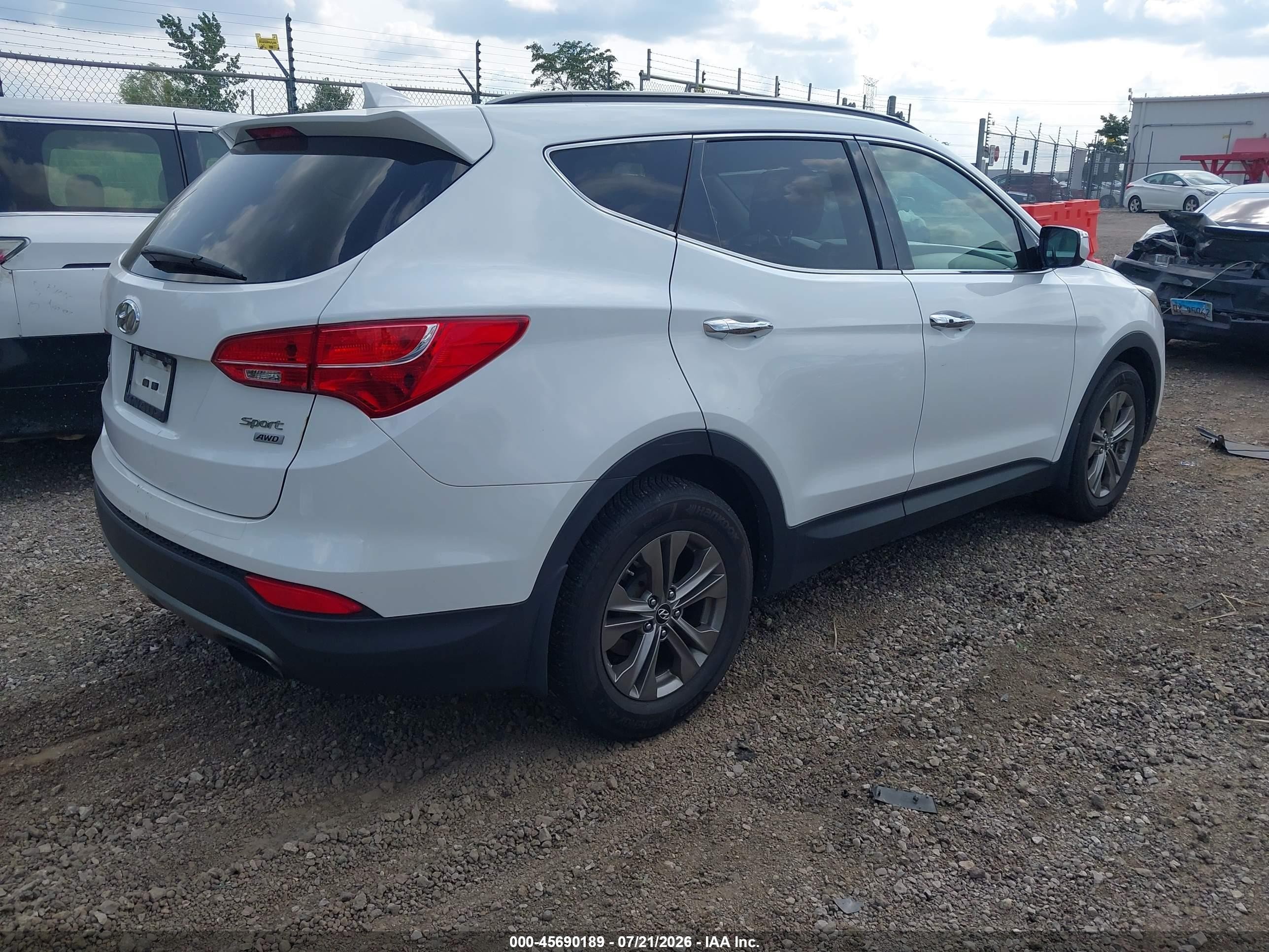 2014 Hyundai Santa Fe Sport 2.4l White vin: 5XYZUDLBXEG148223