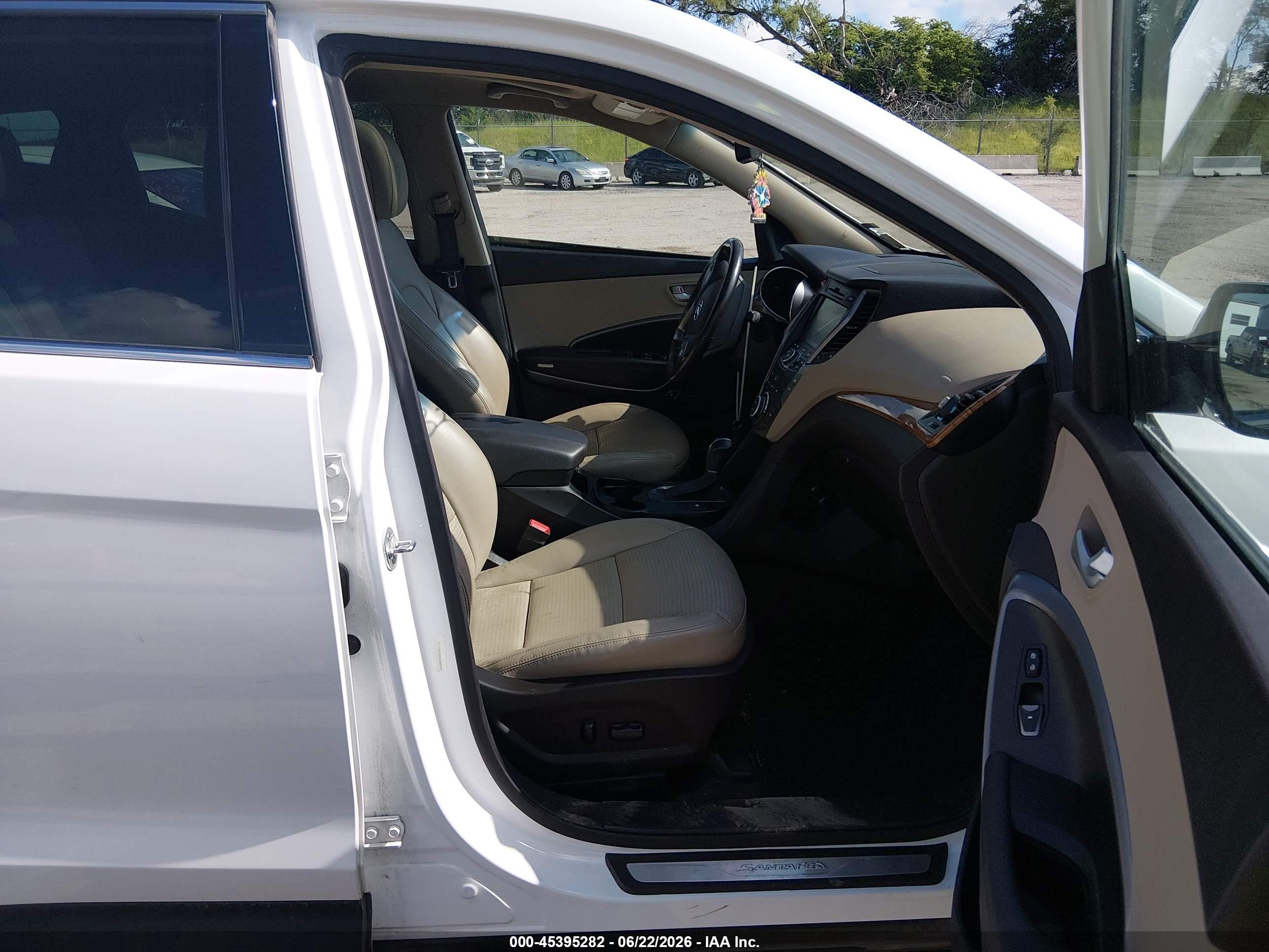2014 Hyundai Santa Fe Sport 2.4l Белый vin: 5XYZUDLBXEG228749