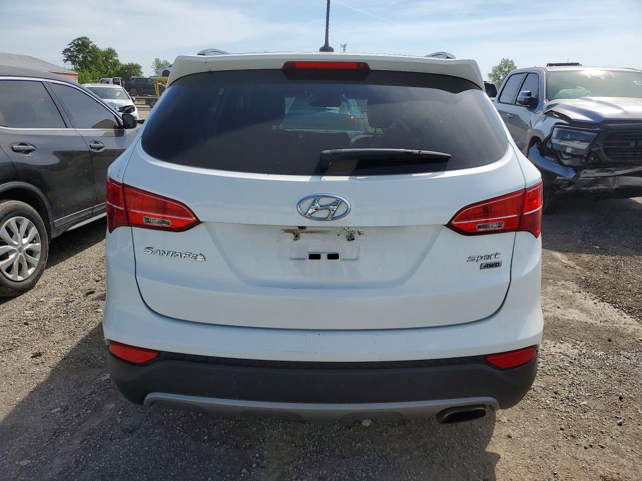 2015 Hyundai Santa Fe Sport 2.4l Белый vin: 5XYZUDLBXFG261218