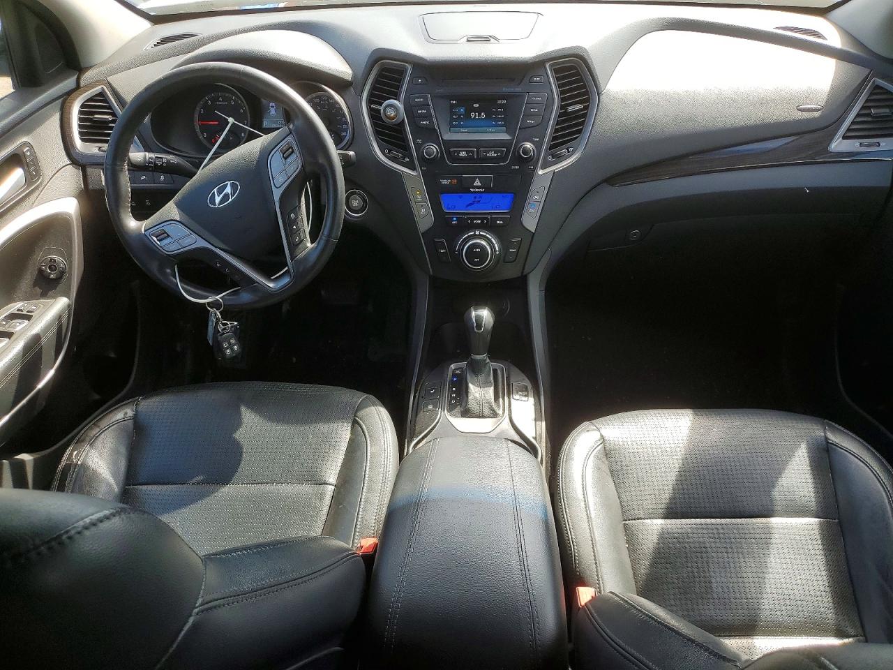 2015 Hyundai Santa Fe Sport 2.4l Белый vin: 5XYZUDLBXFG261218