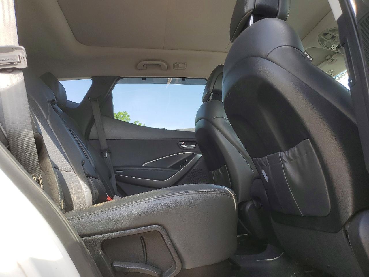 2015 Hyundai Santa Fe Sport 2.4l Белый vin: 5XYZUDLBXFG261218