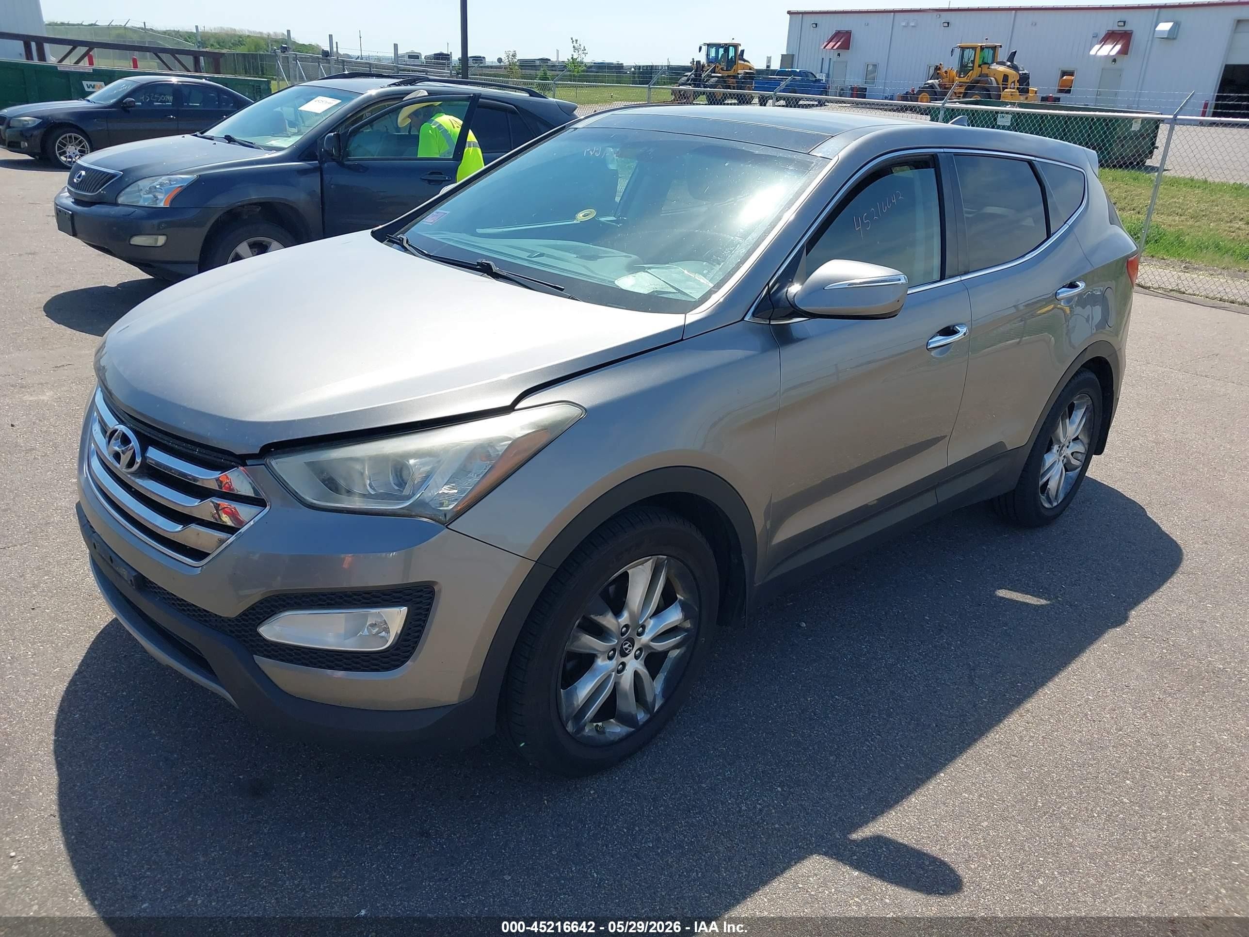 2013 Hyundai Santa Fe Sport 2.0t Silver vin: 5XYZW3LA2DG067002