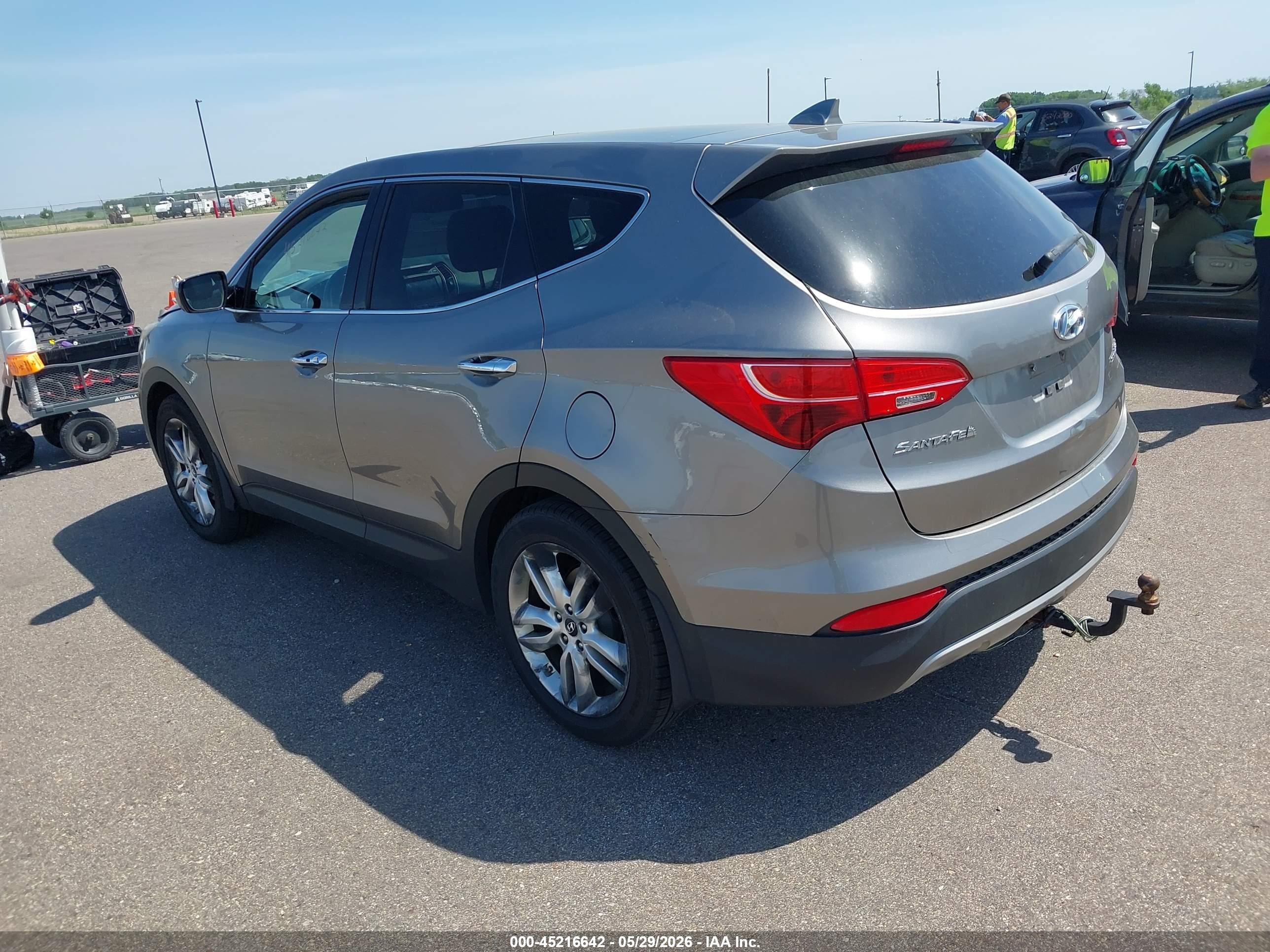 2013 Hyundai Santa Fe Sport 2.0t Silver vin: 5XYZW3LA2DG067002