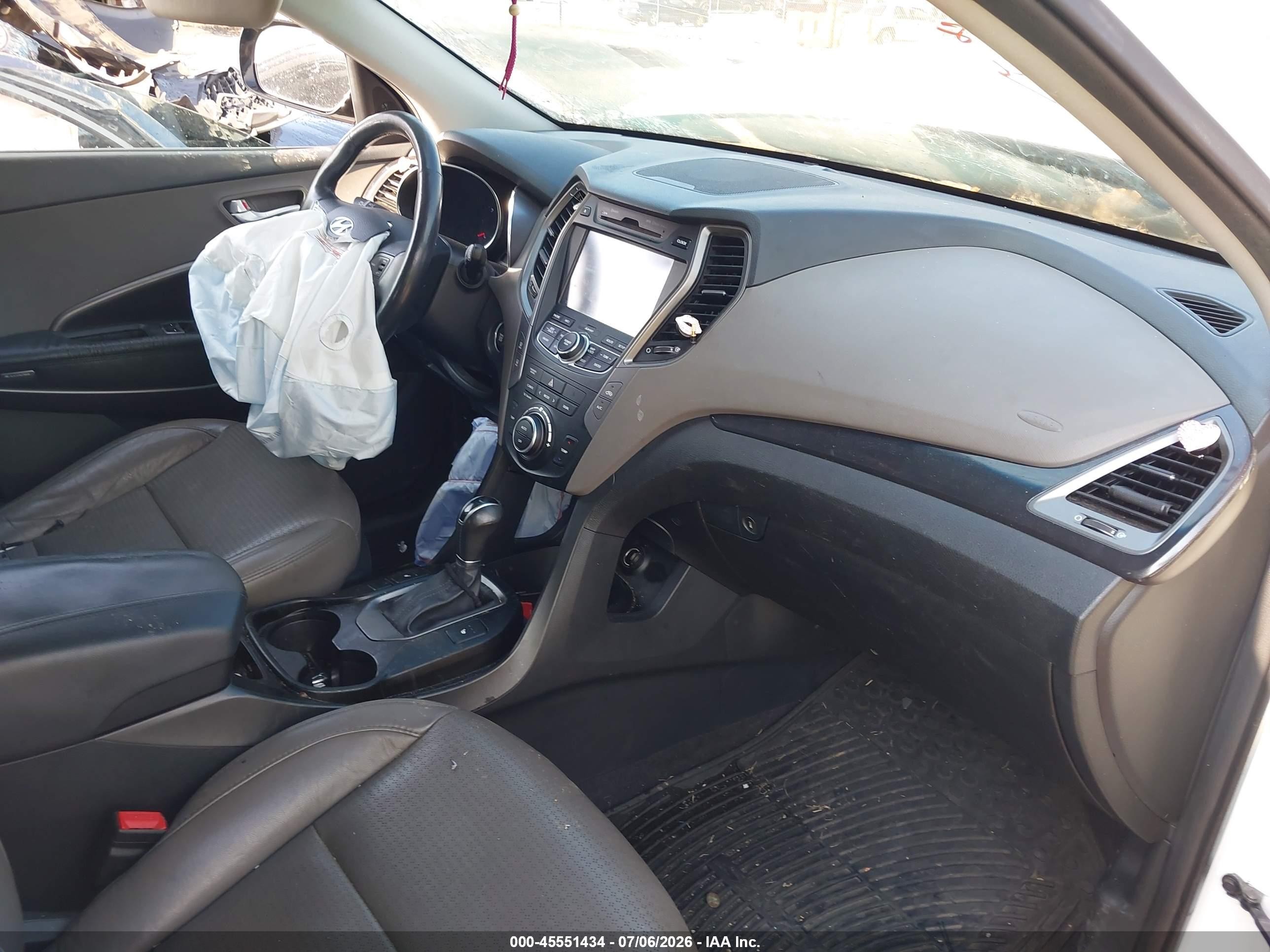 2013 Hyundai Santa Fe Sport 2.0t White vin: 5XYZW3LA3DG089428