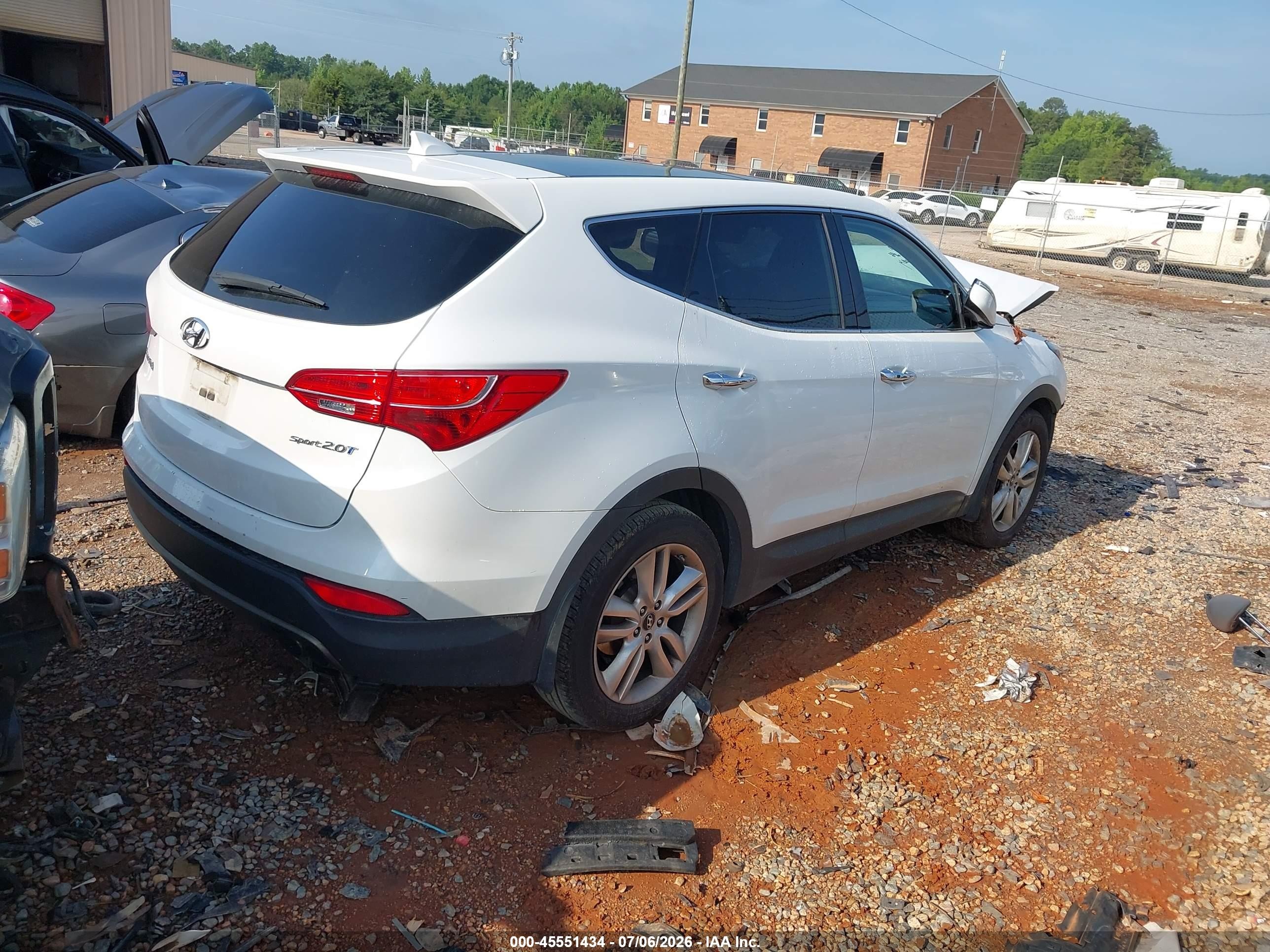 2013 Hyundai Santa Fe Sport 2.0t White vin: 5XYZW3LA3DG089428