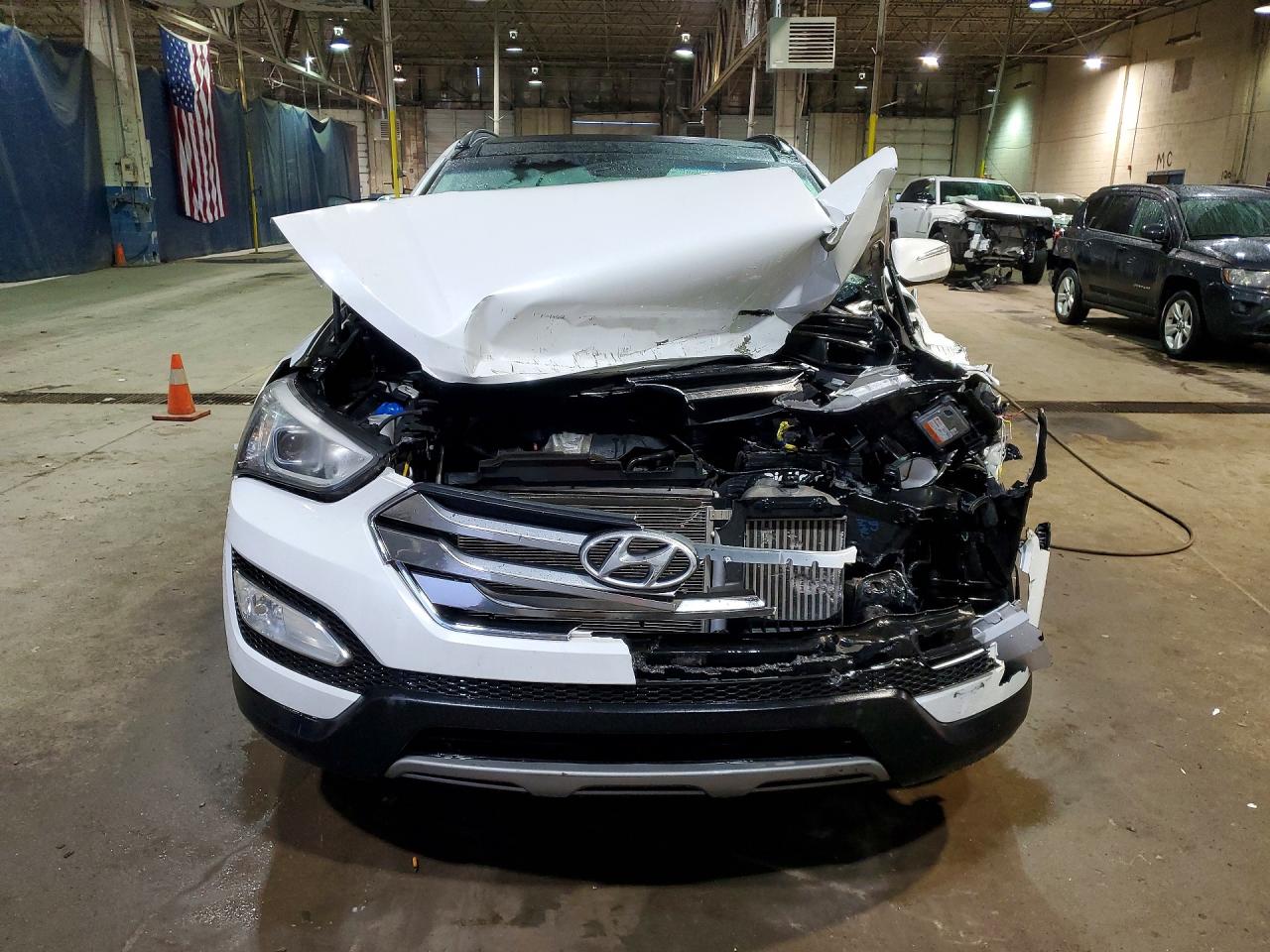 2014 Hyundai Santa Fe Sport 2.0t White vin: 5XYZW3LA3EG199753