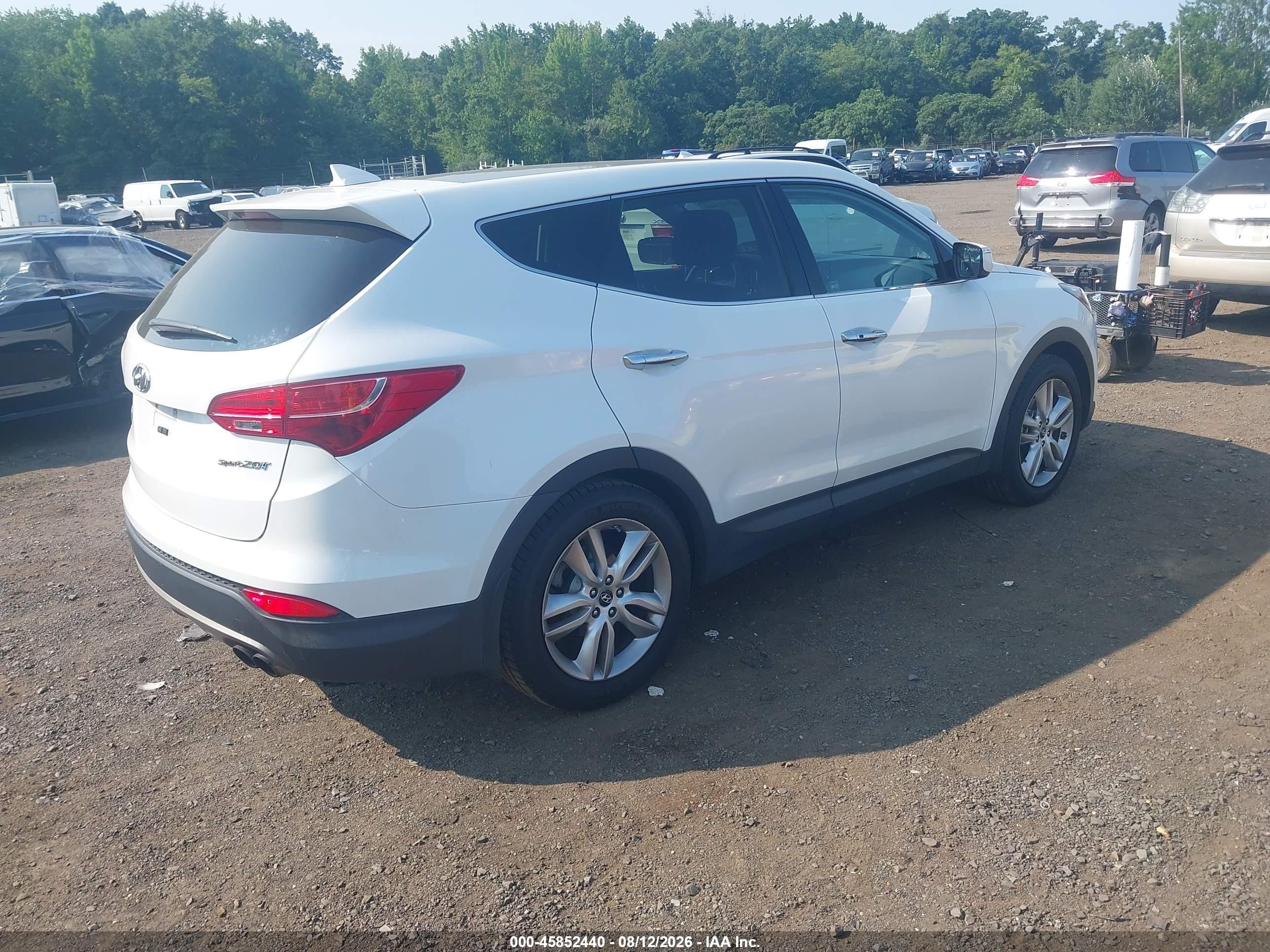 2013 Hyundai Santa Fe Sport 2.0t White vin: 5XYZW3LA4DG035913