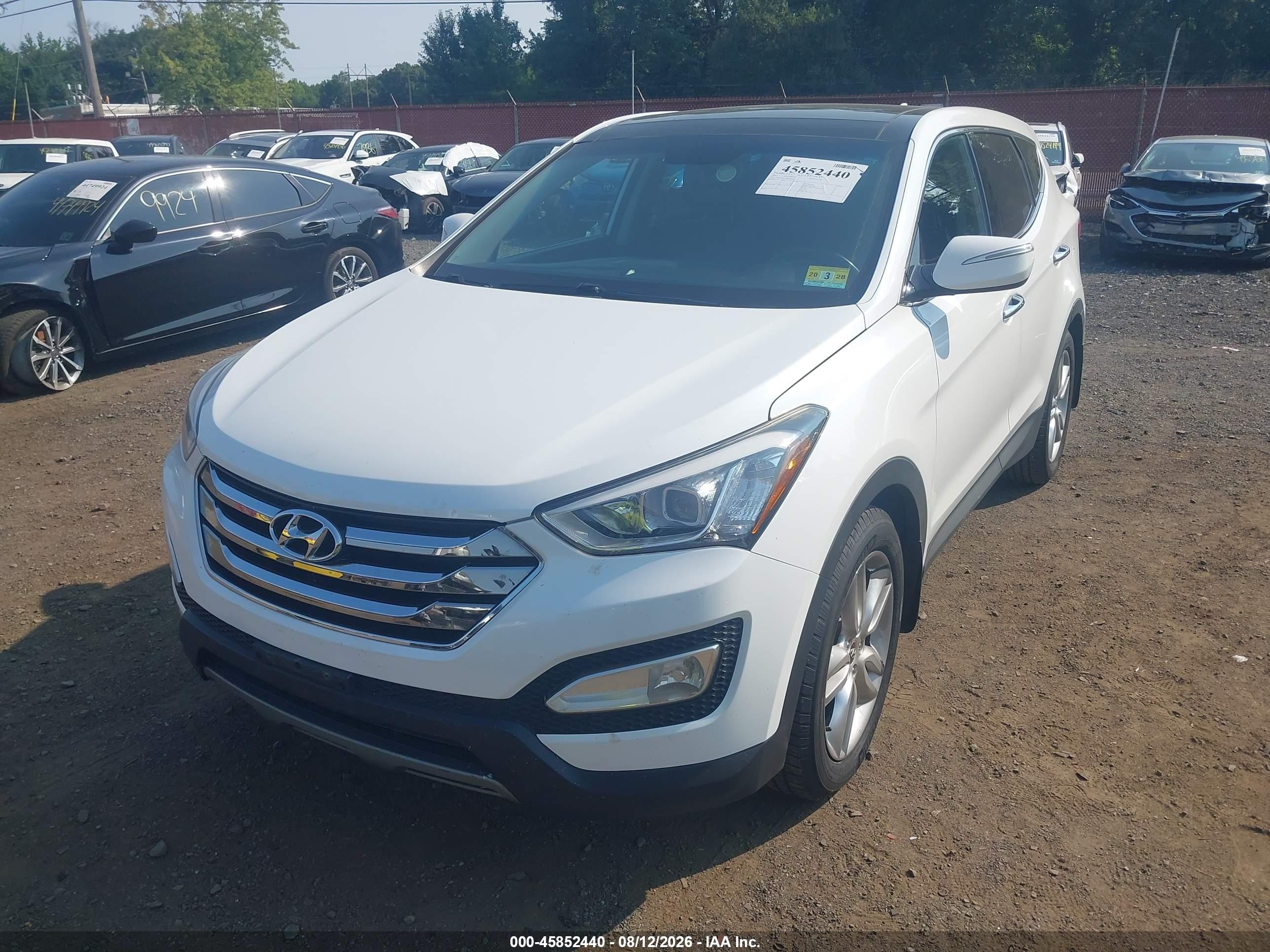 2013 Hyundai Santa Fe Sport 2.0t White vin: 5XYZW3LA4DG035913
