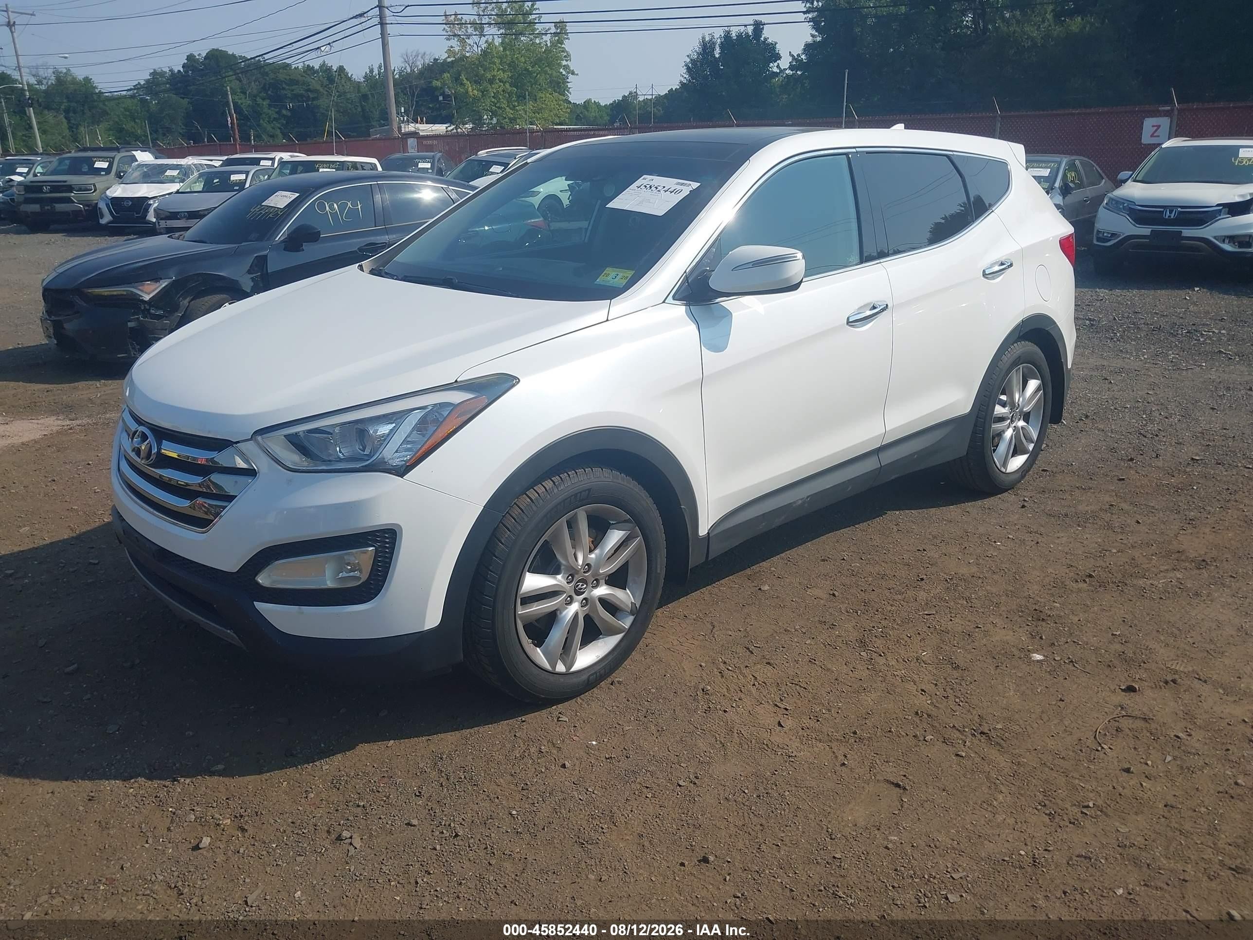2013 Hyundai Santa Fe Sport 2.0t White vin: 5XYZW3LA4DG035913