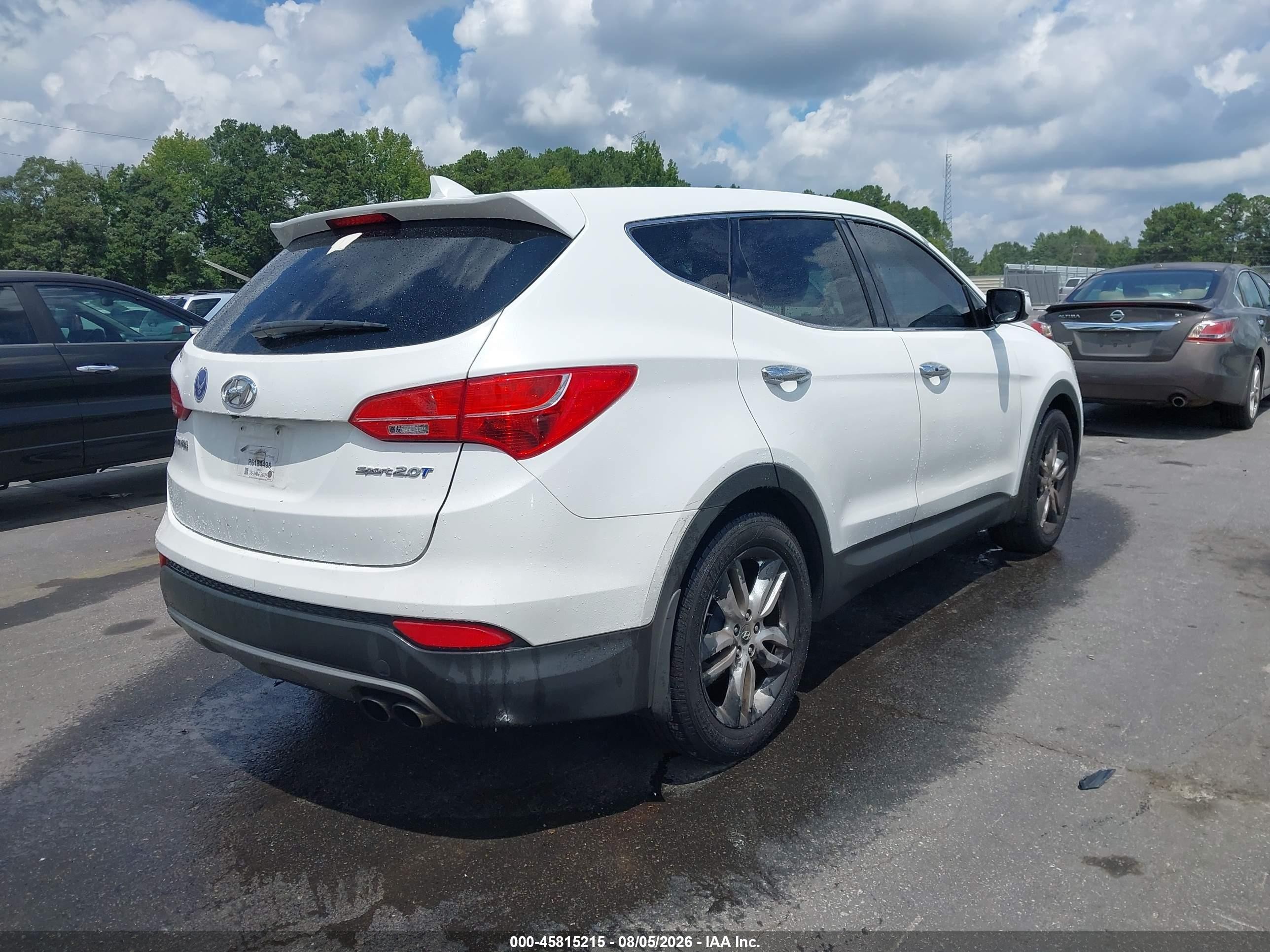 2013 Hyundai Santa Fe Sport 2.0t White vin: 5XYZW3LA4DG069348