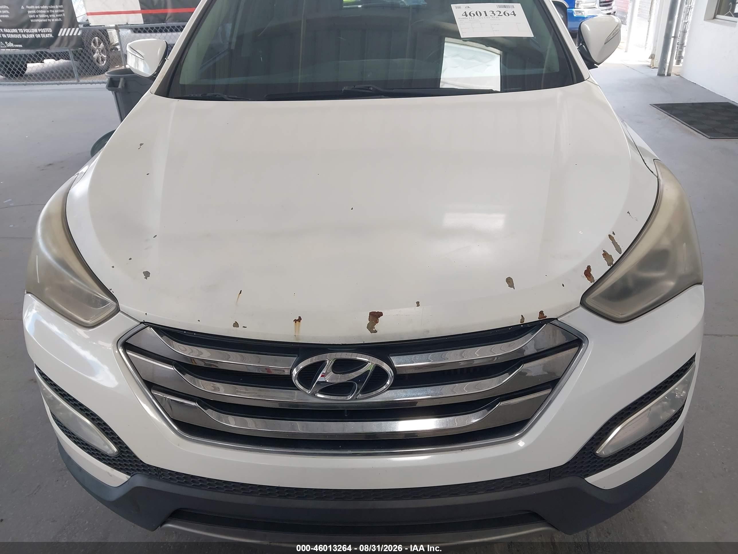 2013 Hyundai Santa Fe Sport 2.0t White vin: 5XYZW3LA5DG069729