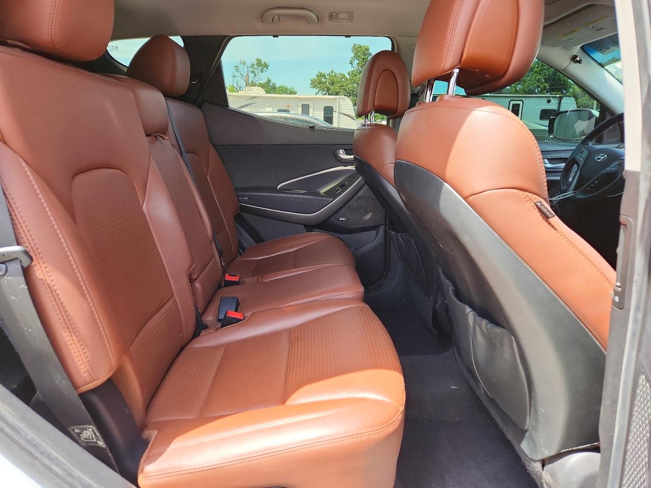2014 Hyundai Santa Fe Sport 2.0t White vin: 5XYZW3LA6EG149901