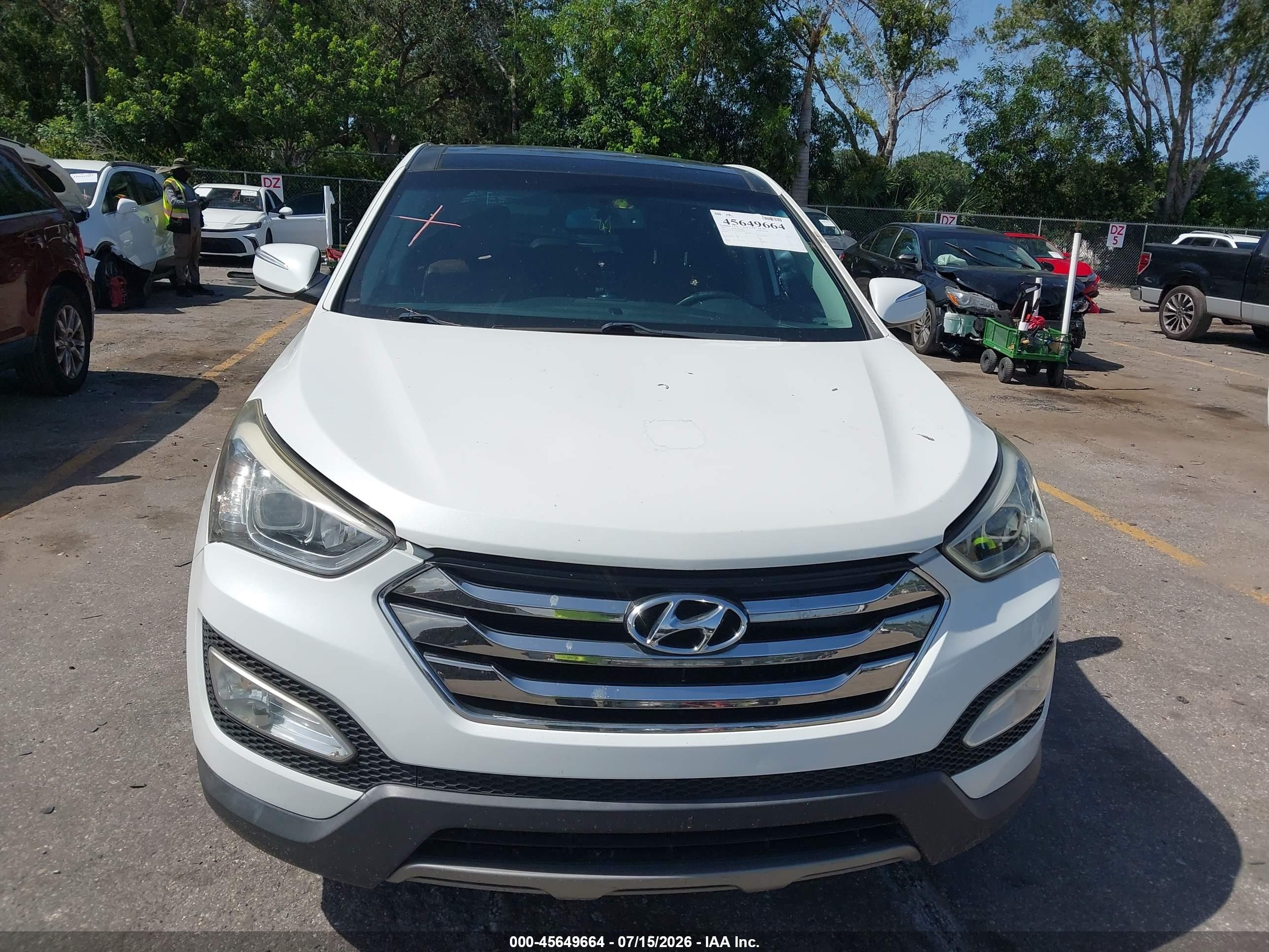 2013 Hyundai Santa Fe Sport 2.0t White vin: 5XYZW3LA7DG104979