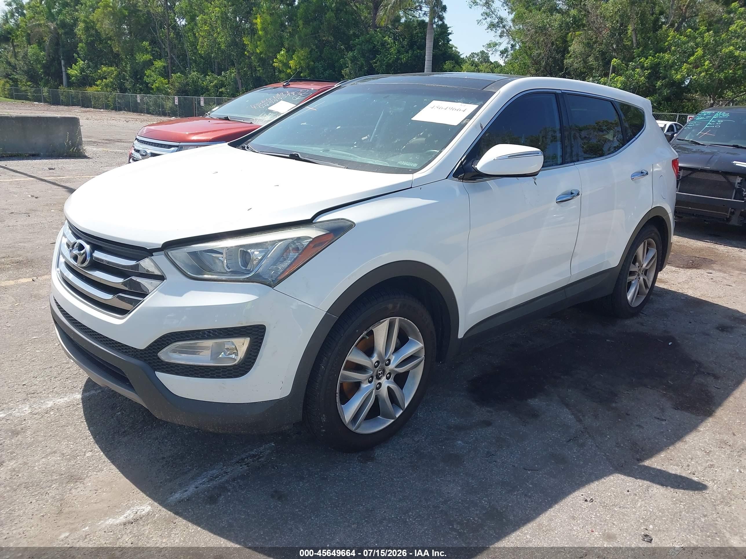 2013 Hyundai Santa Fe Sport 2.0t White vin: 5XYZW3LA7DG104979