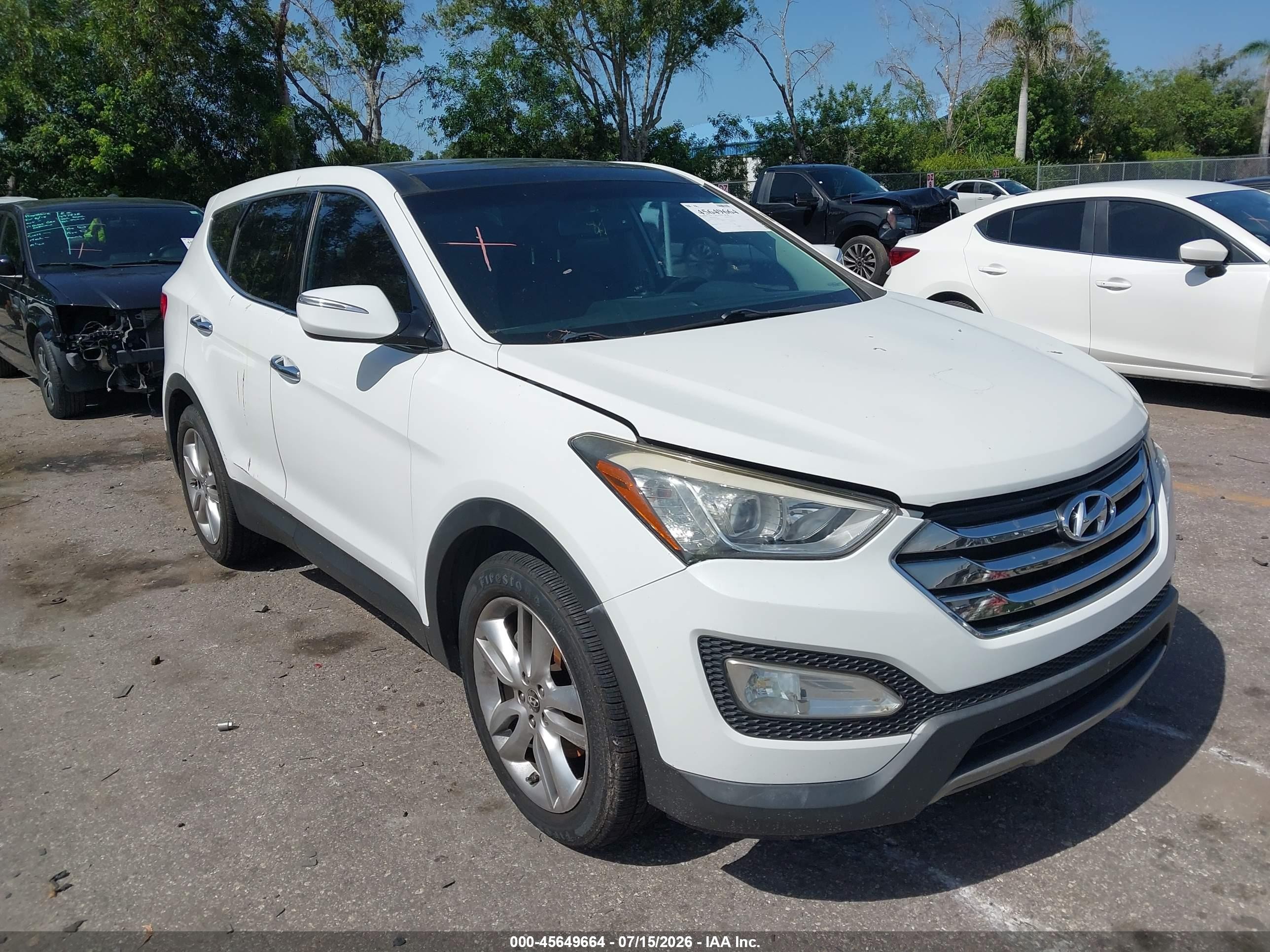 2013 Hyundai Santa Fe Sport 2.0t White vin: 5XYZW3LA7DG104979