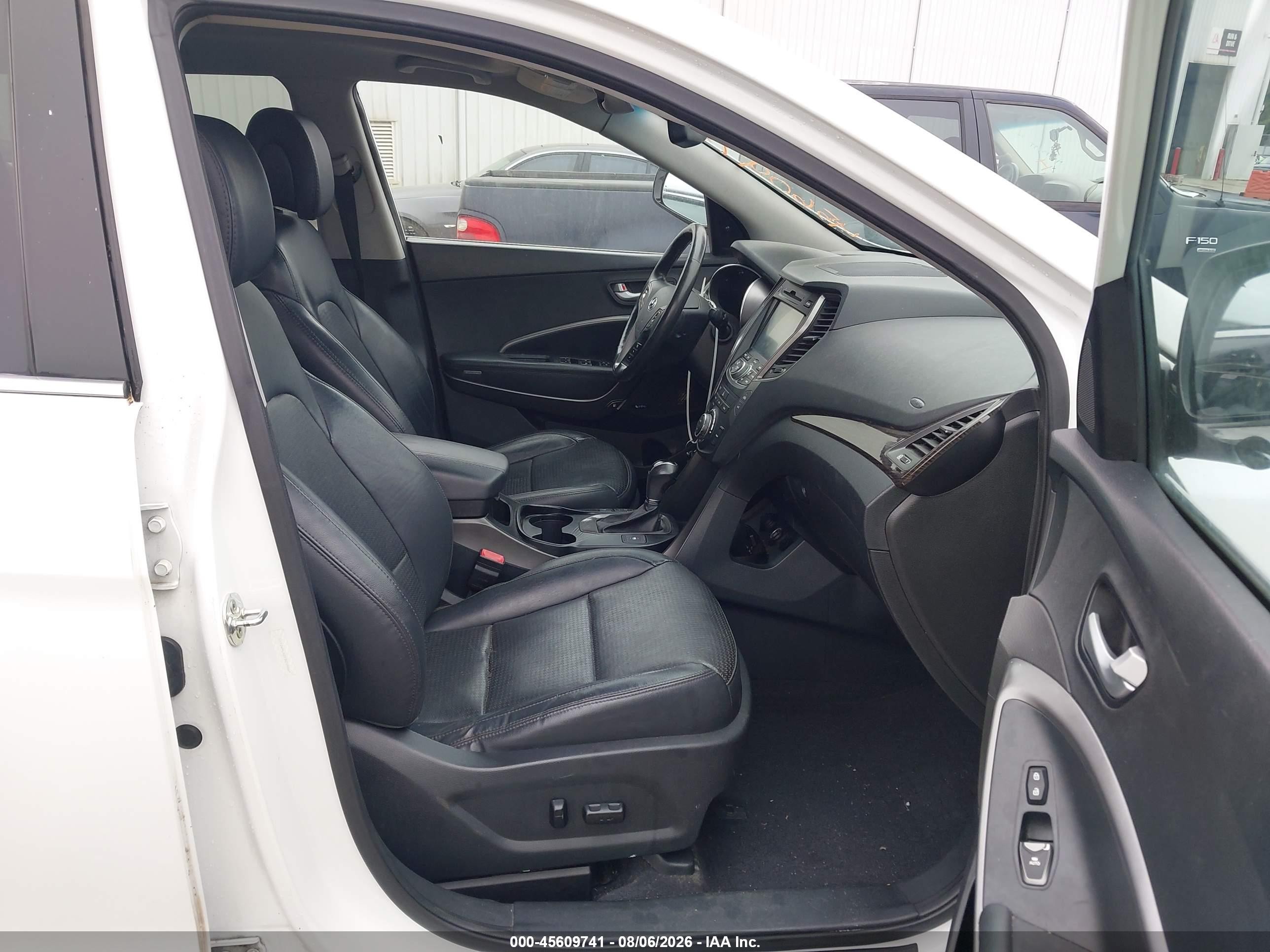 2015 Hyundai Santa Fe Sport 2.0l Turbo Белый vin: 5XYZW4LA2FG234869