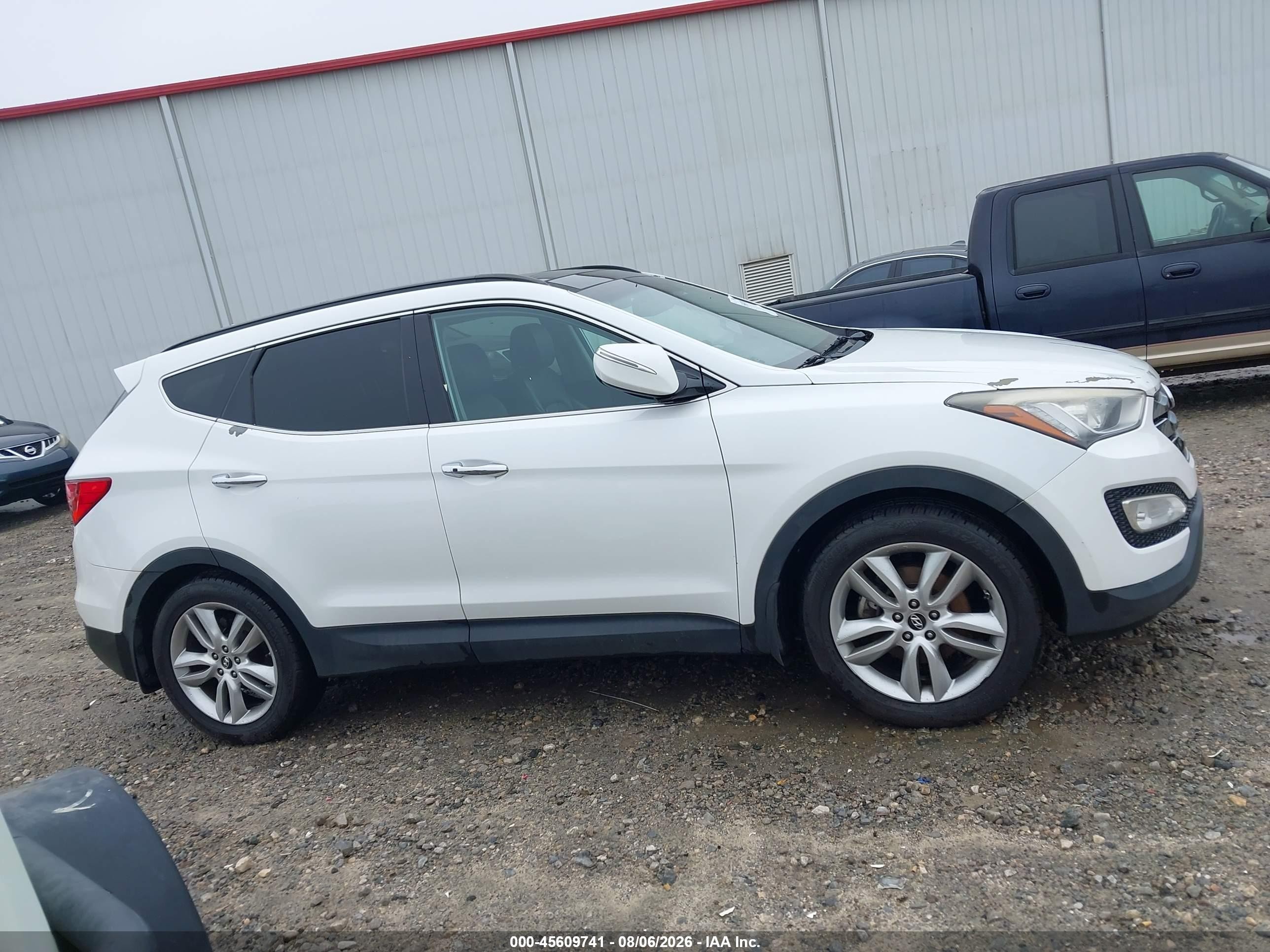 2015 Hyundai Santa Fe Sport 2.0l Turbo Белый vin: 5XYZW4LA2FG234869