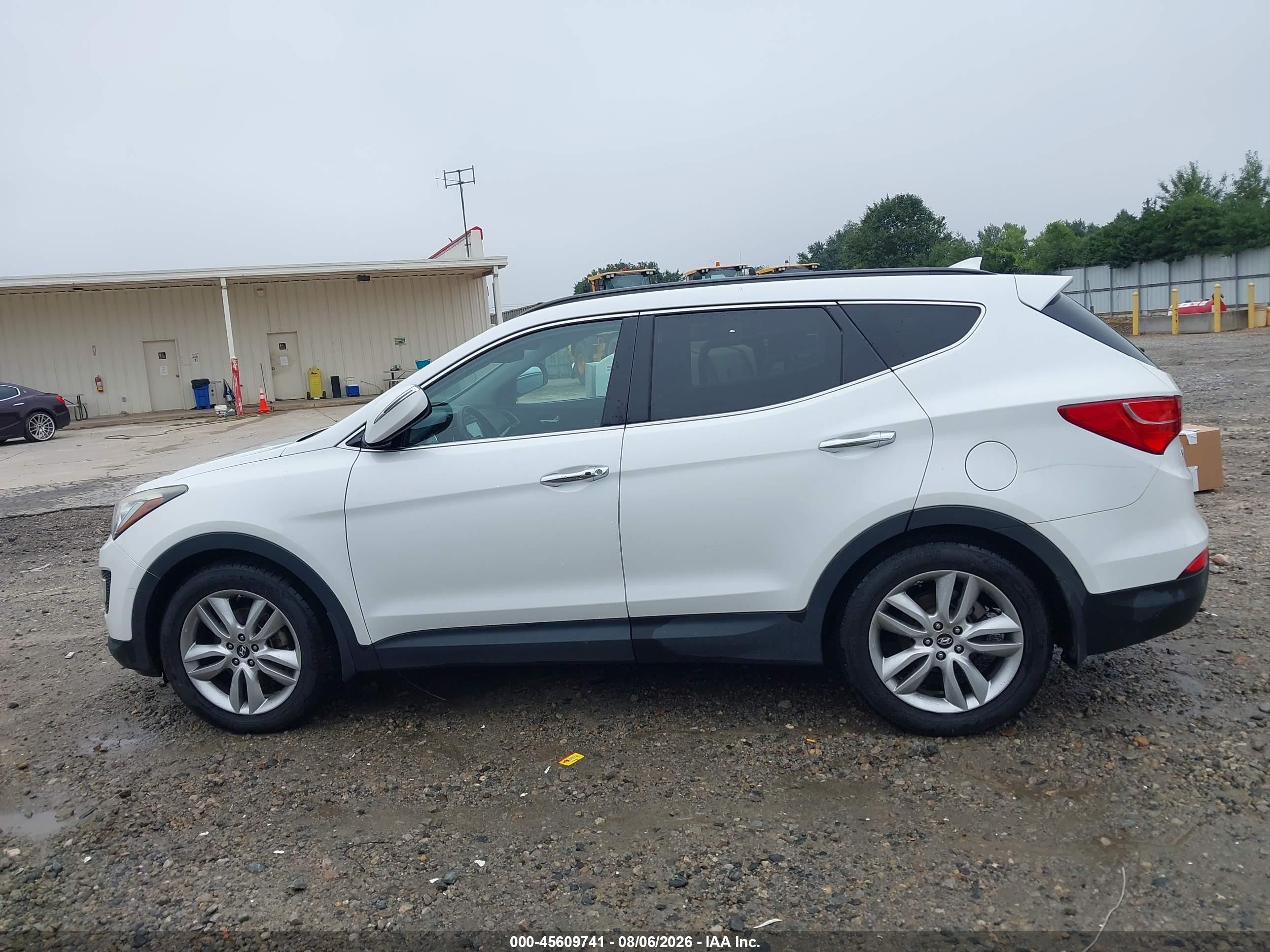 2015 Hyundai Santa Fe Sport 2.0l Turbo Белый vin: 5XYZW4LA2FG234869
