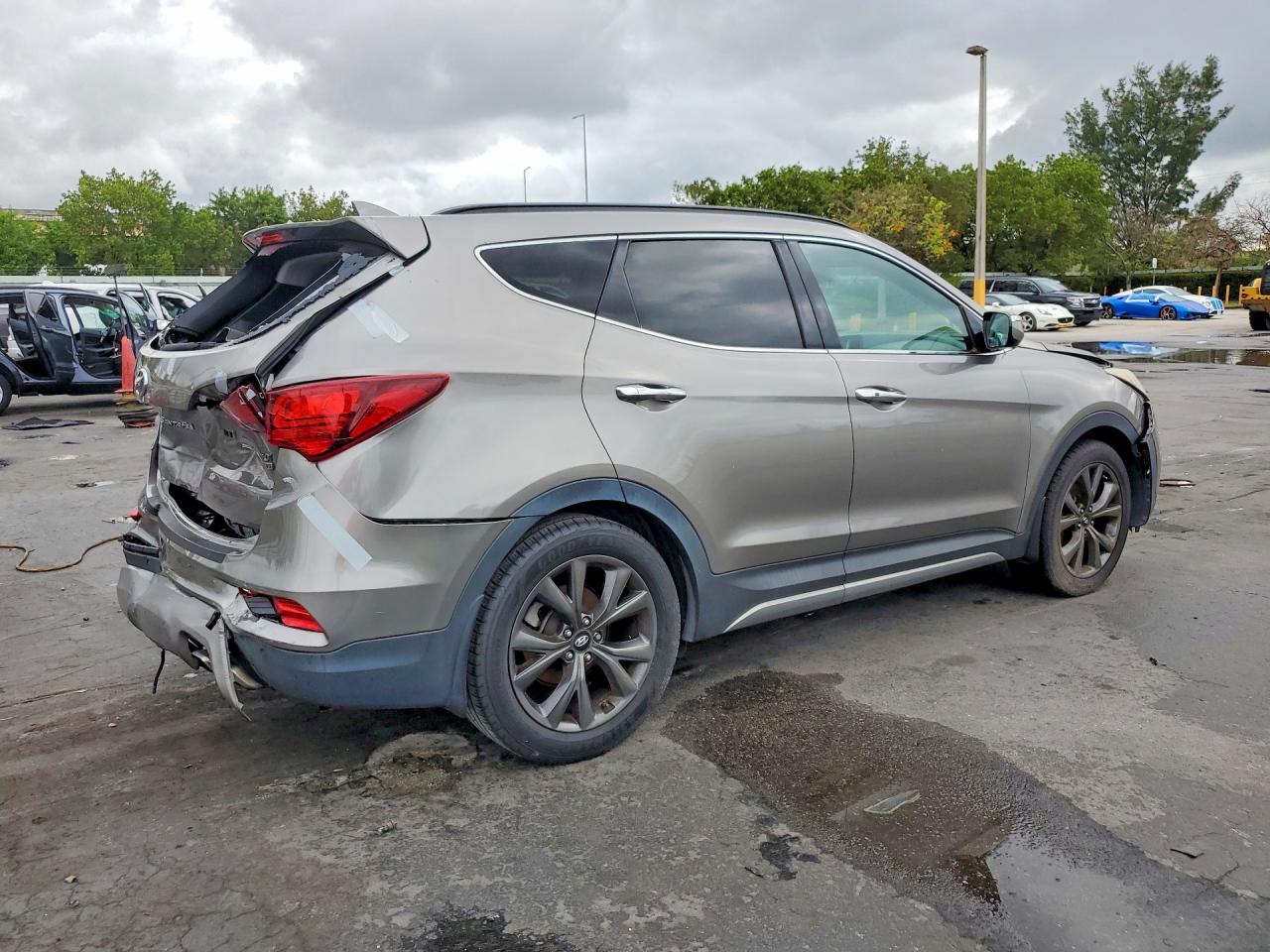 2017 Hyundai Santa Fe Sport 2.0t Ultimate Желто-коричневый vin: 5XYZW4LA2HG430524