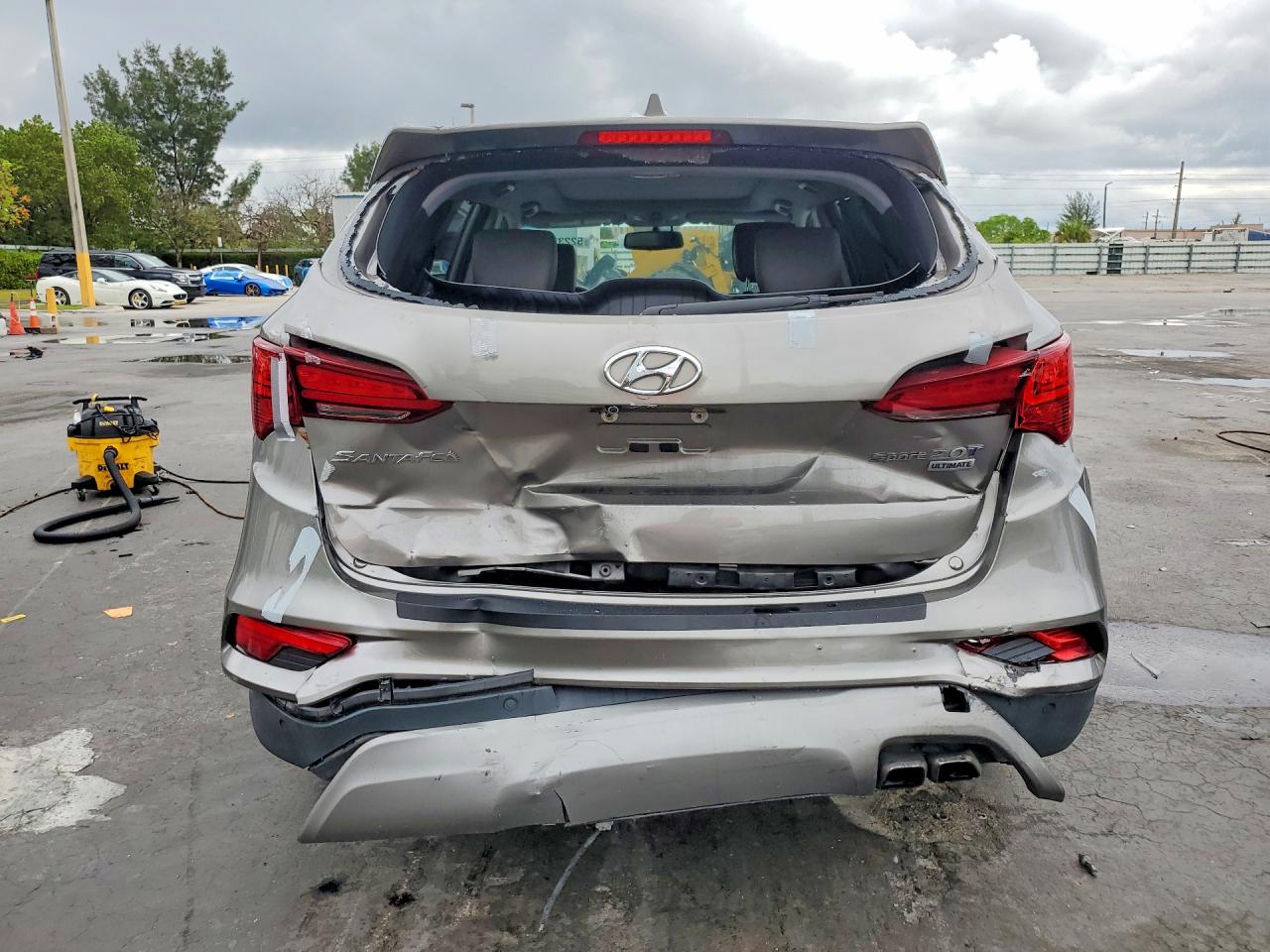 2017 Hyundai Santa Fe Sport 2.0t Ultimate Желто-коричневый vin: 5XYZW4LA2HG430524