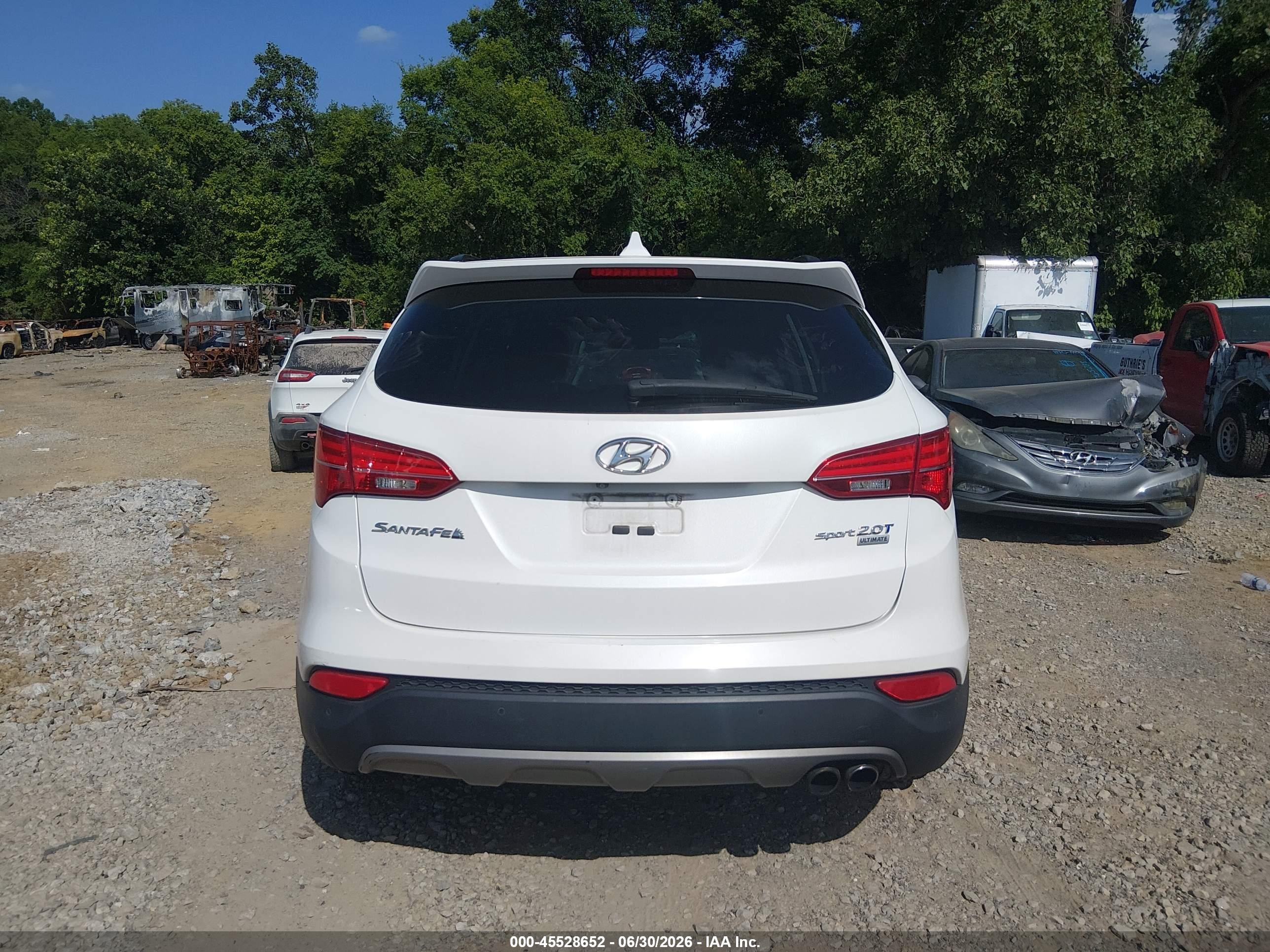 2015 Hyundai Santa Fe Sport 2.0l Turbo White vin: 5XYZW4LA3FG263667