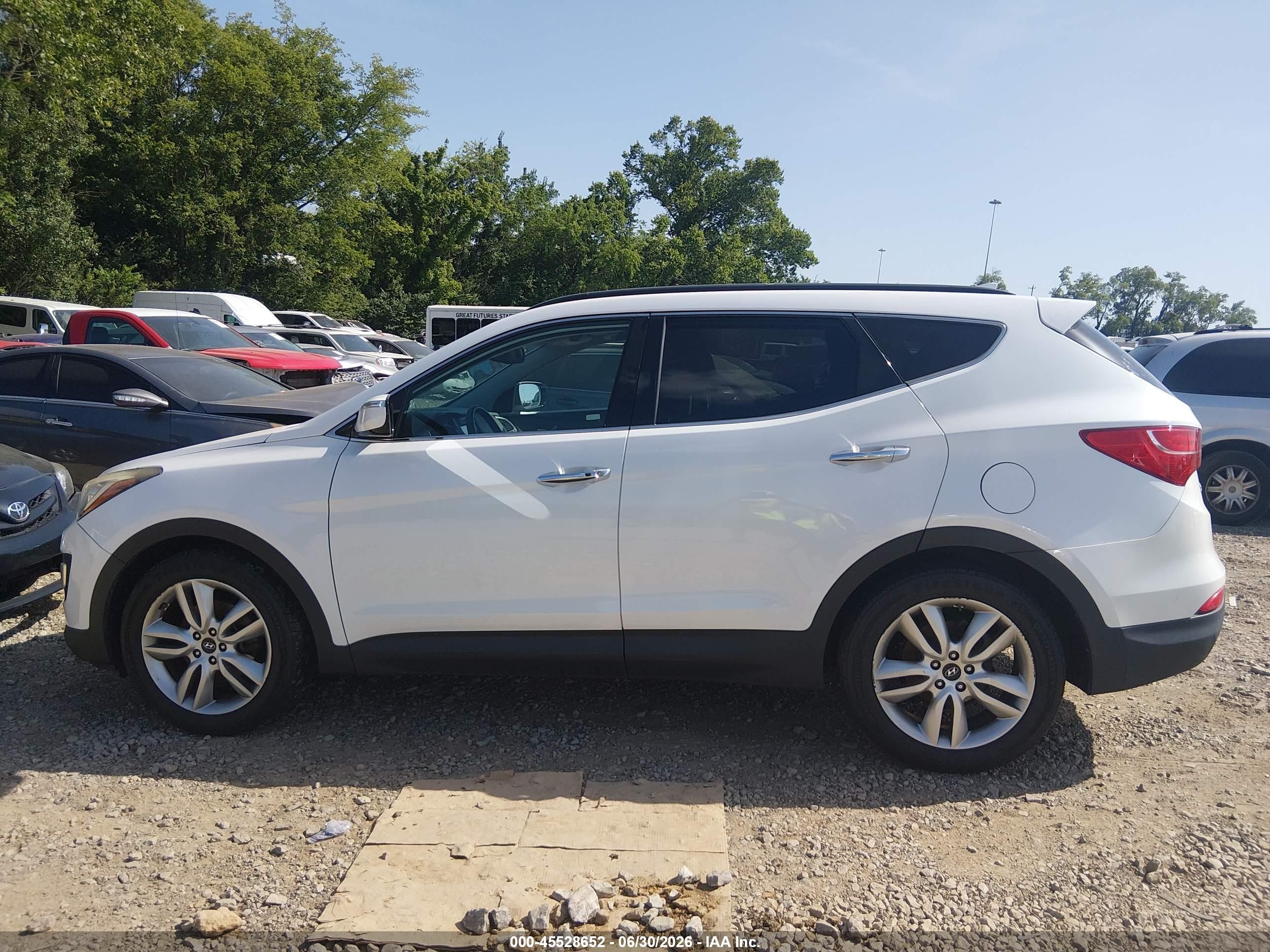 2015 Hyundai Santa Fe Sport 2.0l Turbo White vin: 5XYZW4LA3FG263667