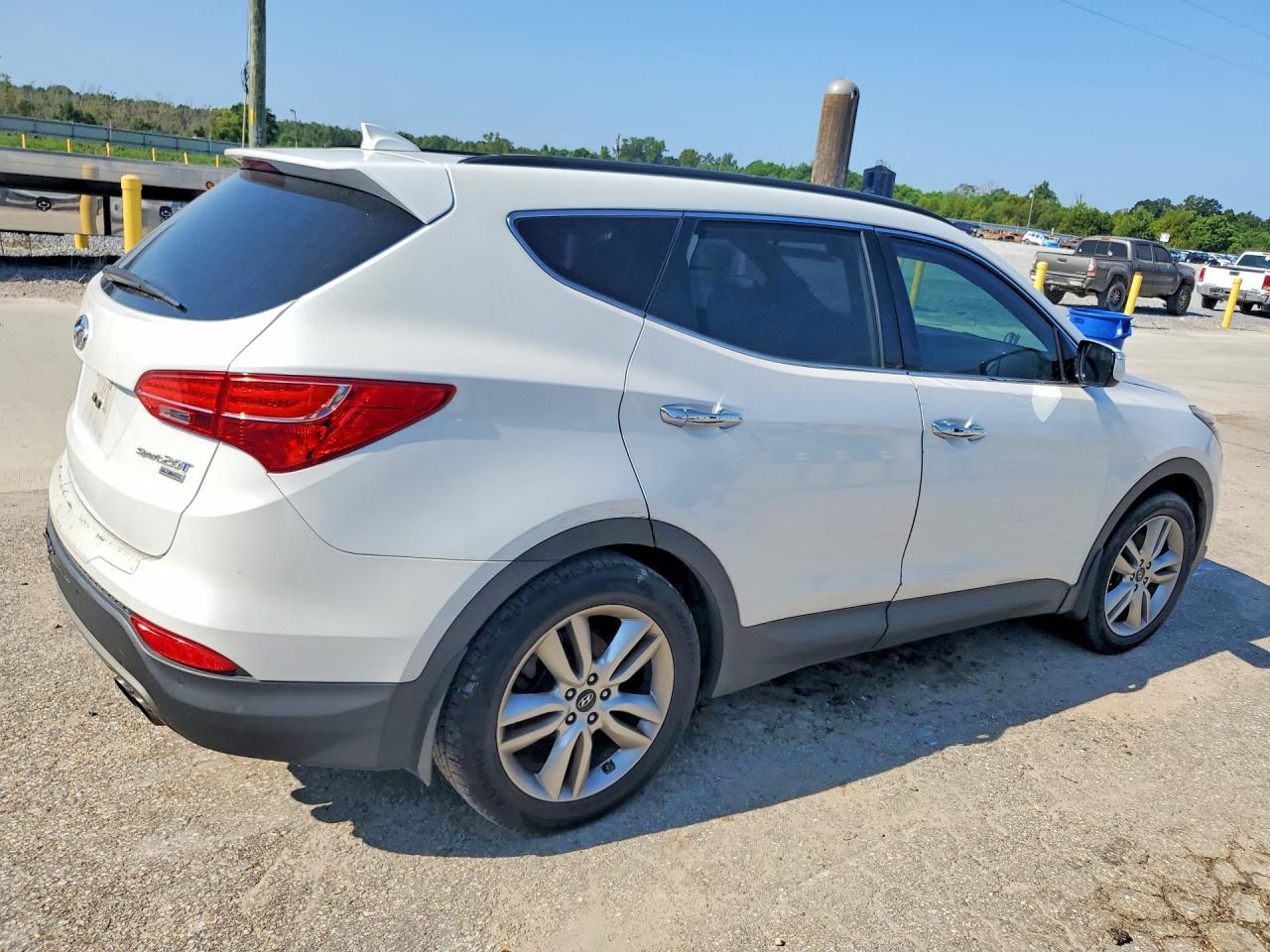 2015 Hyundai Santa Fe Sport 2.0t Белый vin: 5XYZW4LA6FG248743