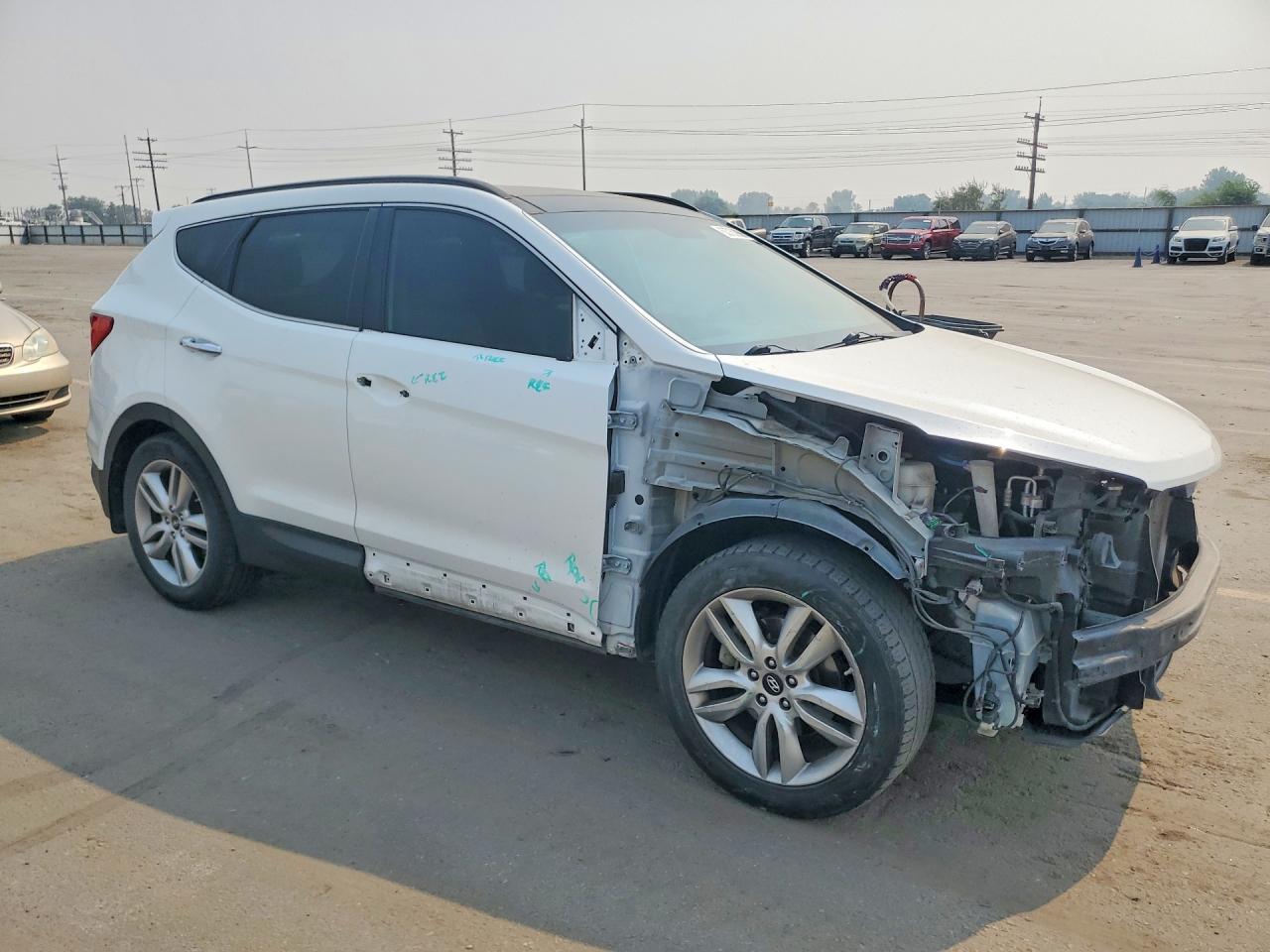 2015 Hyundai Santa Fe Sport 2.0t White vin: 5XYZW4LA7FG247987