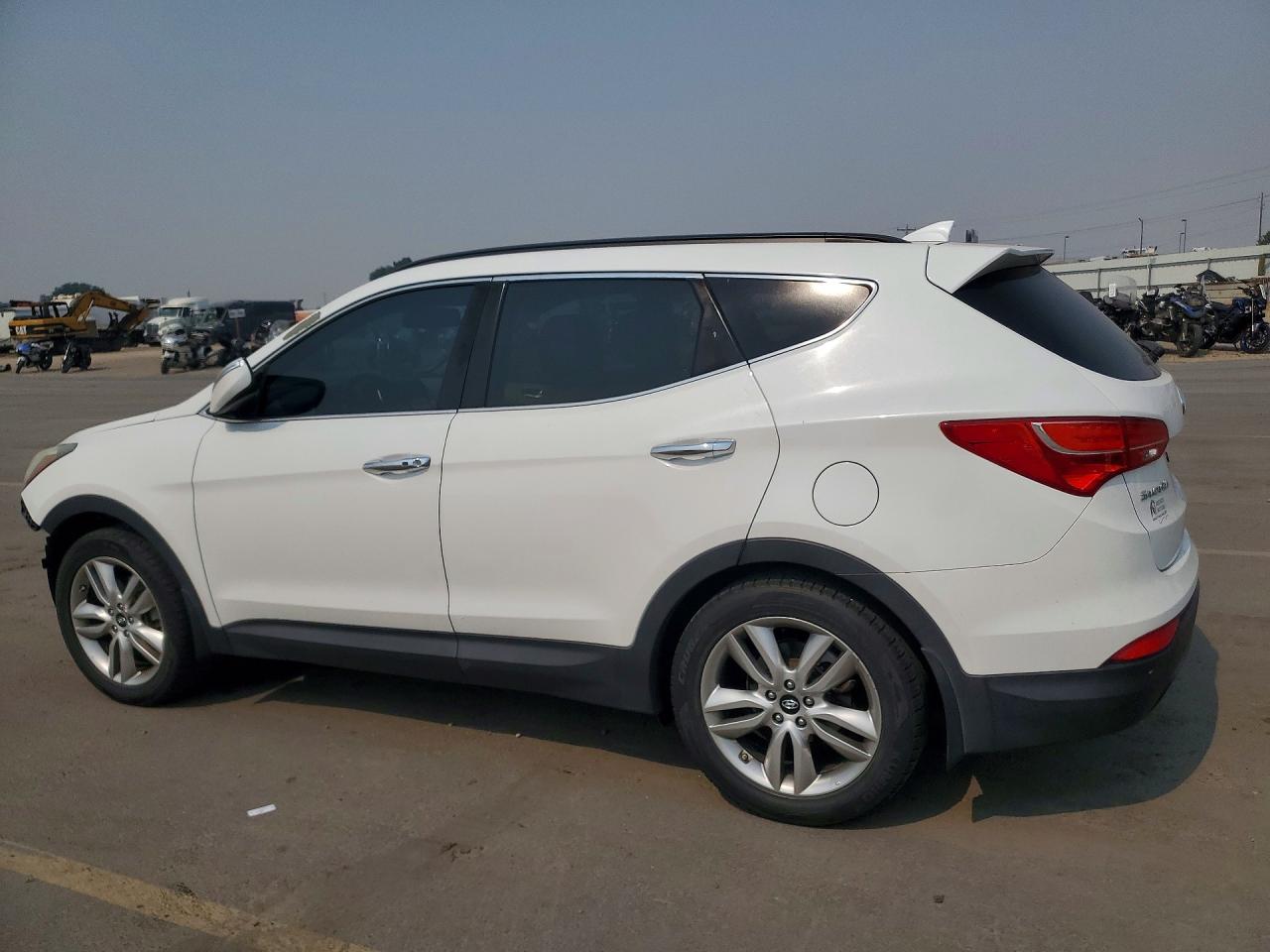 2015 Hyundai Santa Fe Sport 2.0t White vin: 5XYZW4LA7FG247987