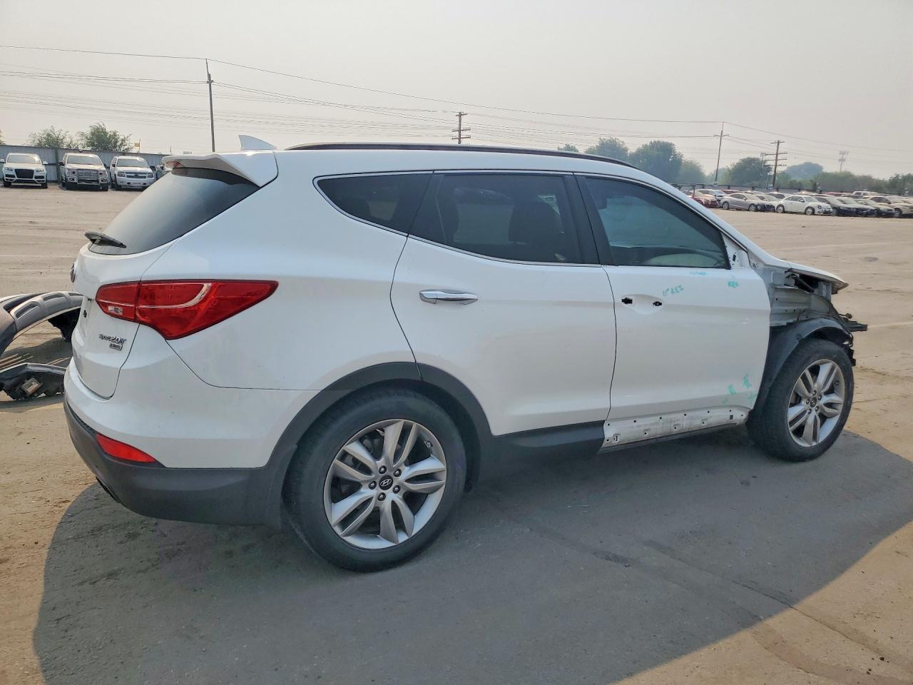 2015 Hyundai Santa Fe Sport 2.0t White vin: 5XYZW4LA7FG247987