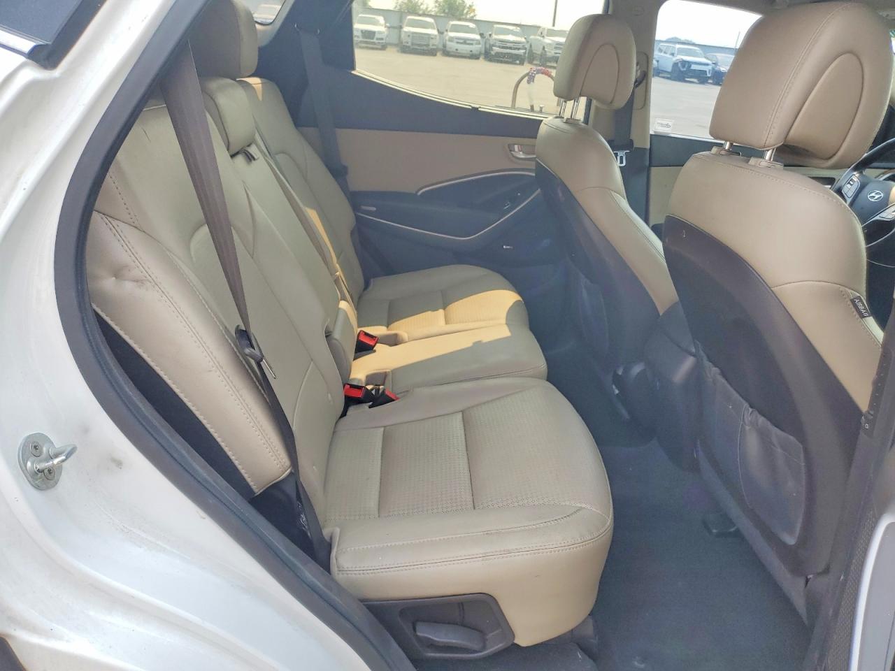 2015 Hyundai Santa Fe Sport 2.0t White vin: 5XYZW4LA7FG247987