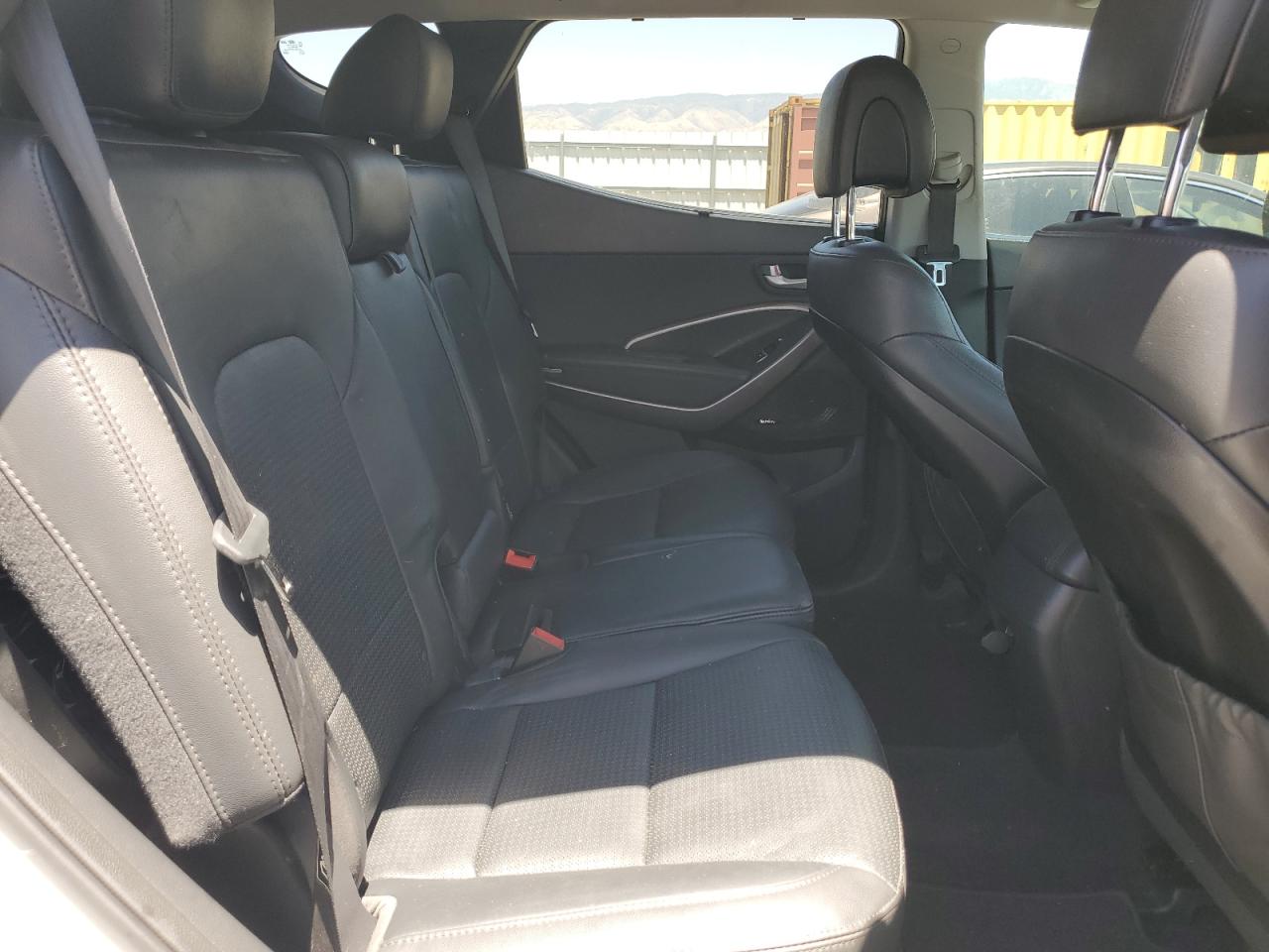 2015 Hyundai Santa Fe Sport White vin: 5XYZW4LA7FG281296