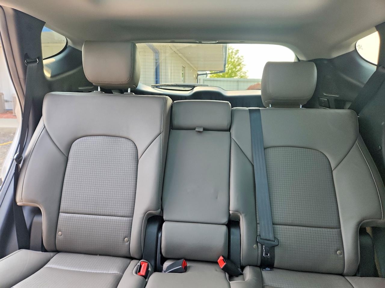 2014 Hyundai Santa Fe Sport 2.0t Silver vin: 5XYZWDLA0EG224369