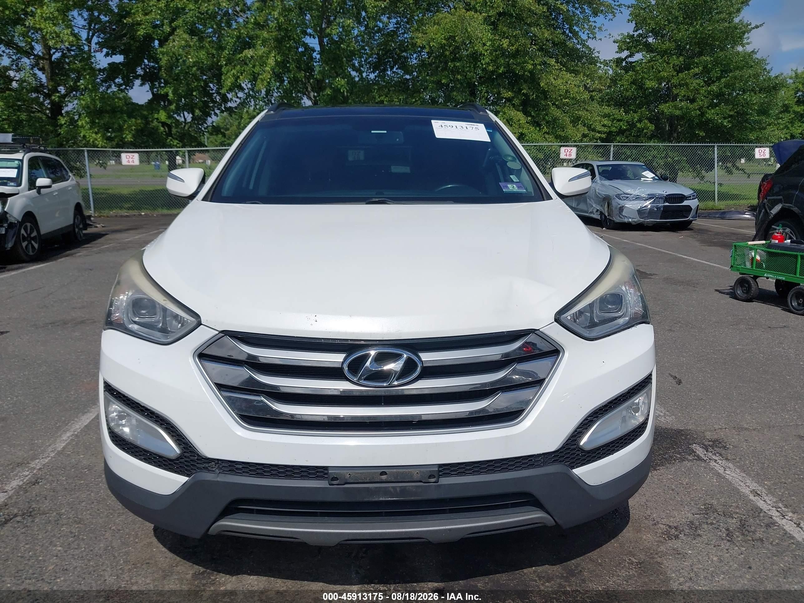 2015 Hyundai Santa Fe Sport 2.0l Turbo White vin: 5XYZWDLA0FG267840