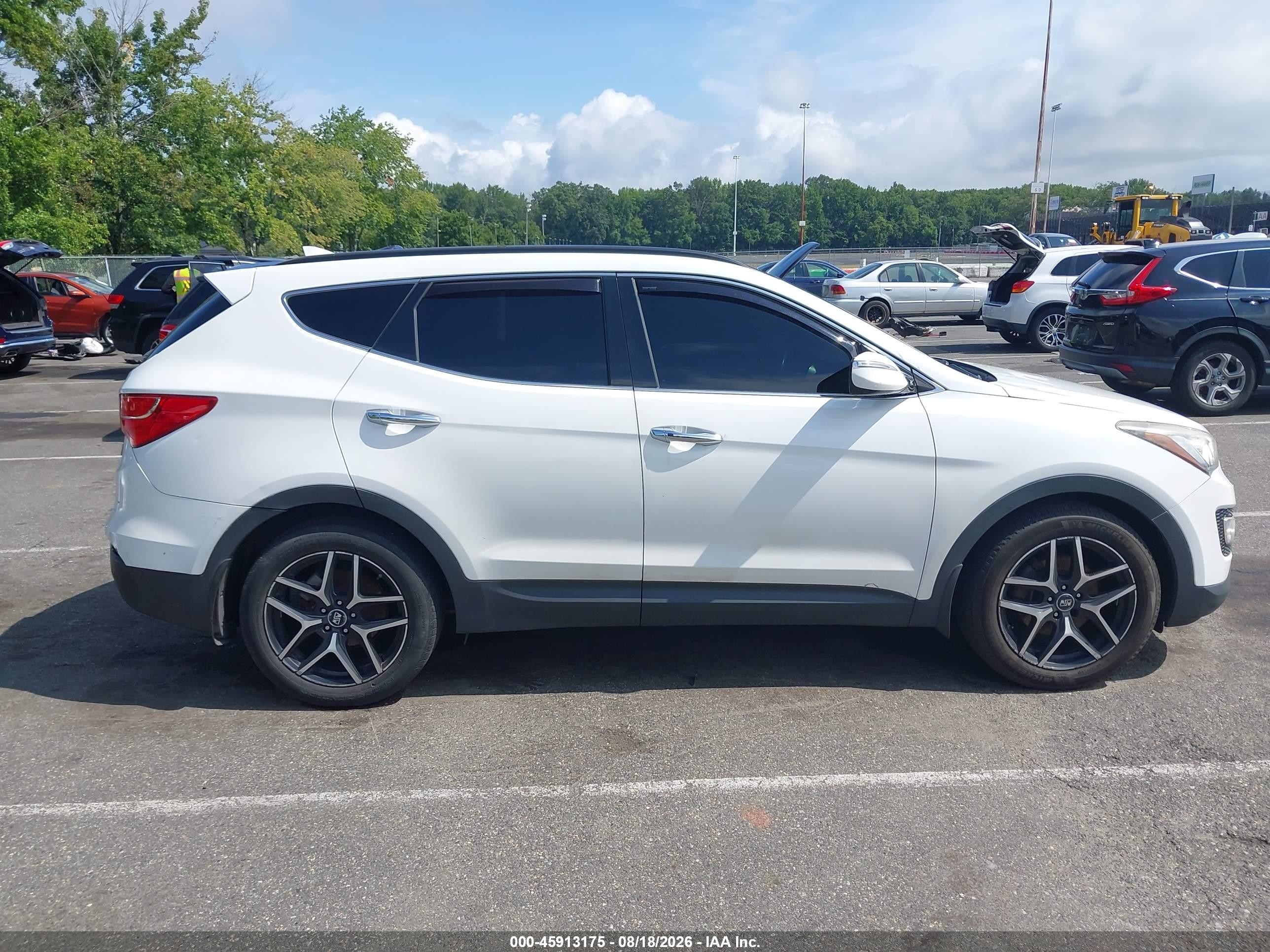 2015 Hyundai Santa Fe Sport 2.0l Turbo White vin: 5XYZWDLA0FG267840