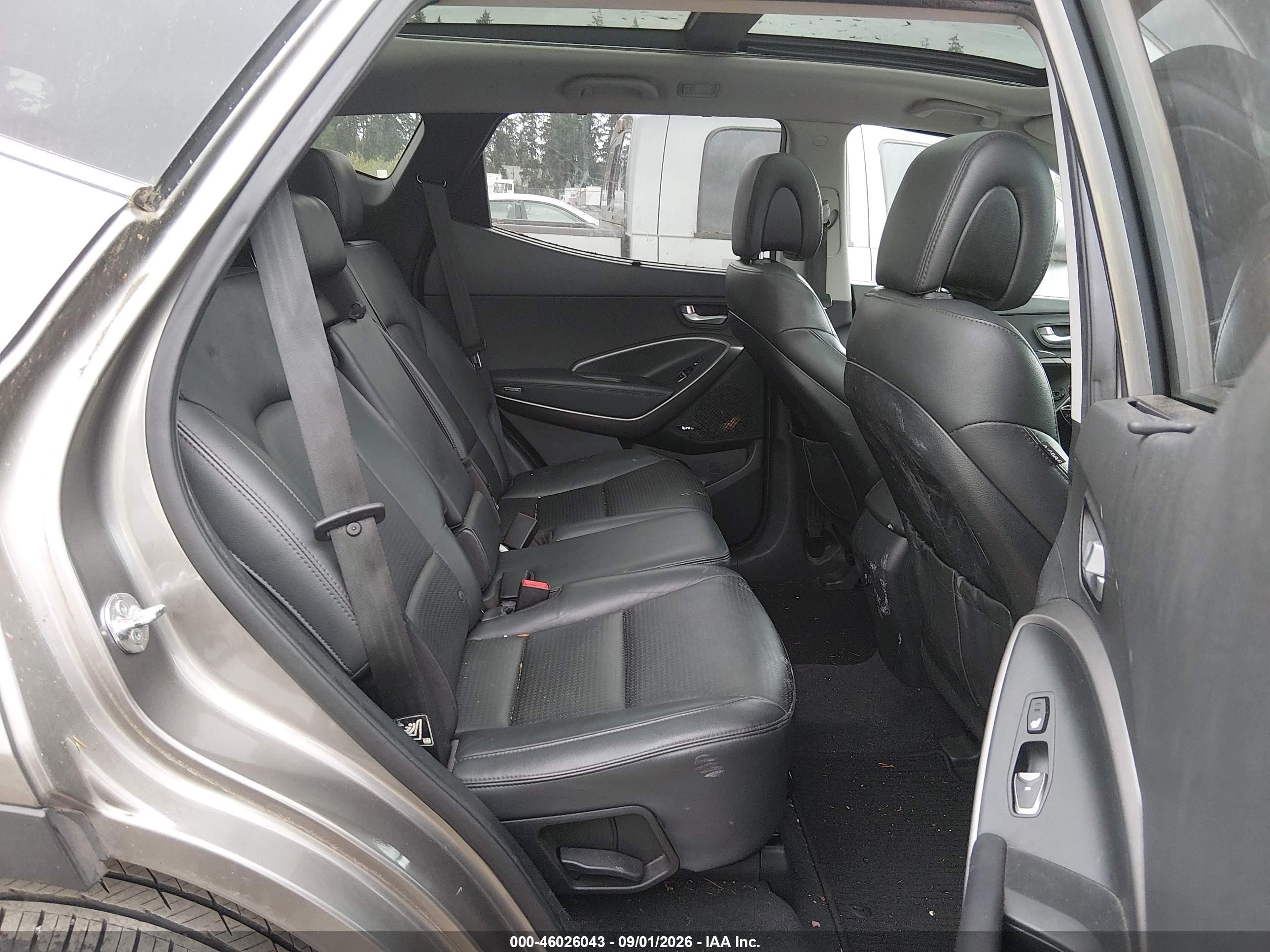 2013 Hyundai Santa Fe Sport 2.0t Silver vin: 5XYZWDLA1DG043926