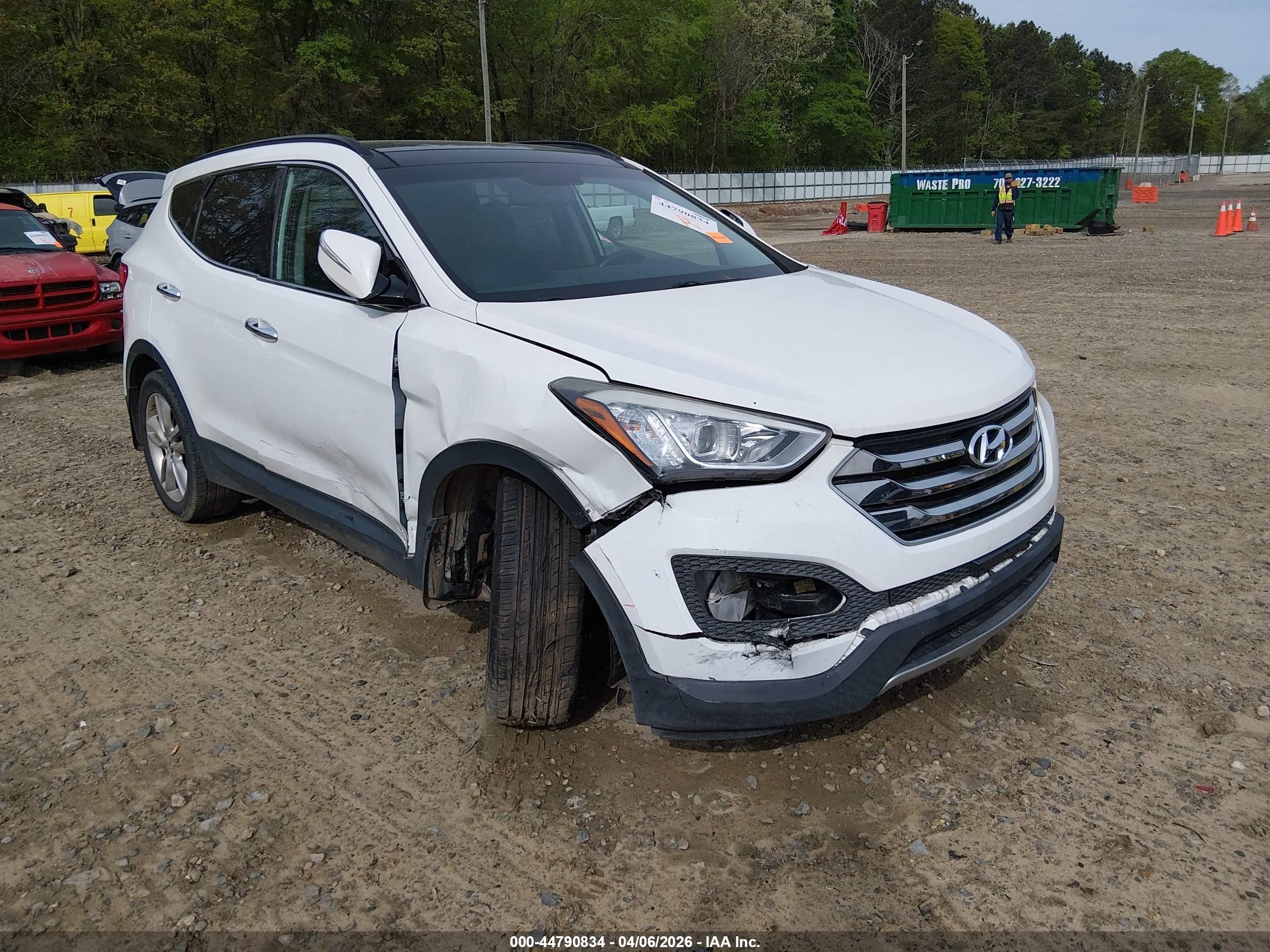 2015 Hyundai Santa Fe Sport 2.0l Turbo White vin: 5XYZWDLA3FG281005